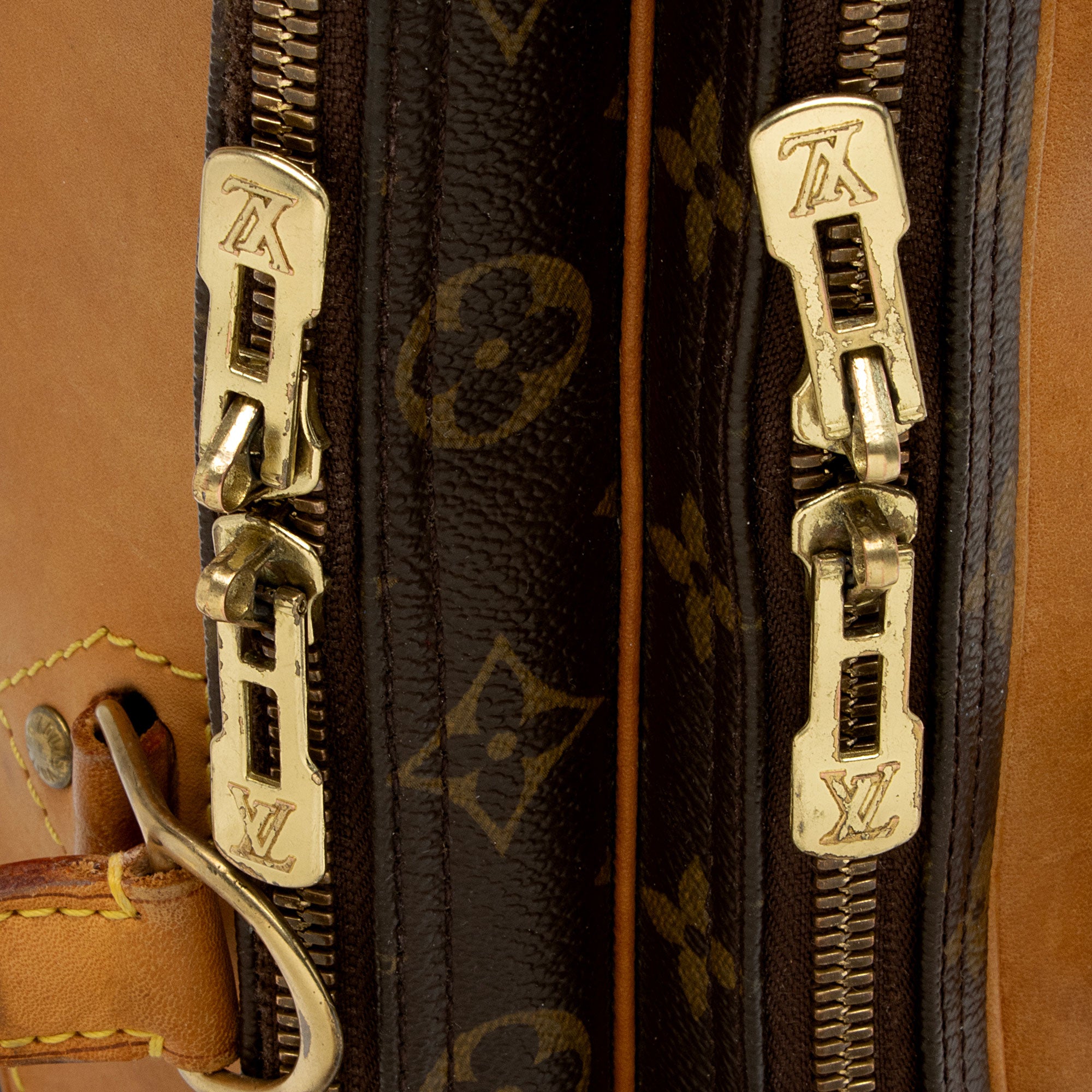 Louis Vuitton Monogram Canvas Alize 24 Heures Weekender (SHF-RQaHGA)