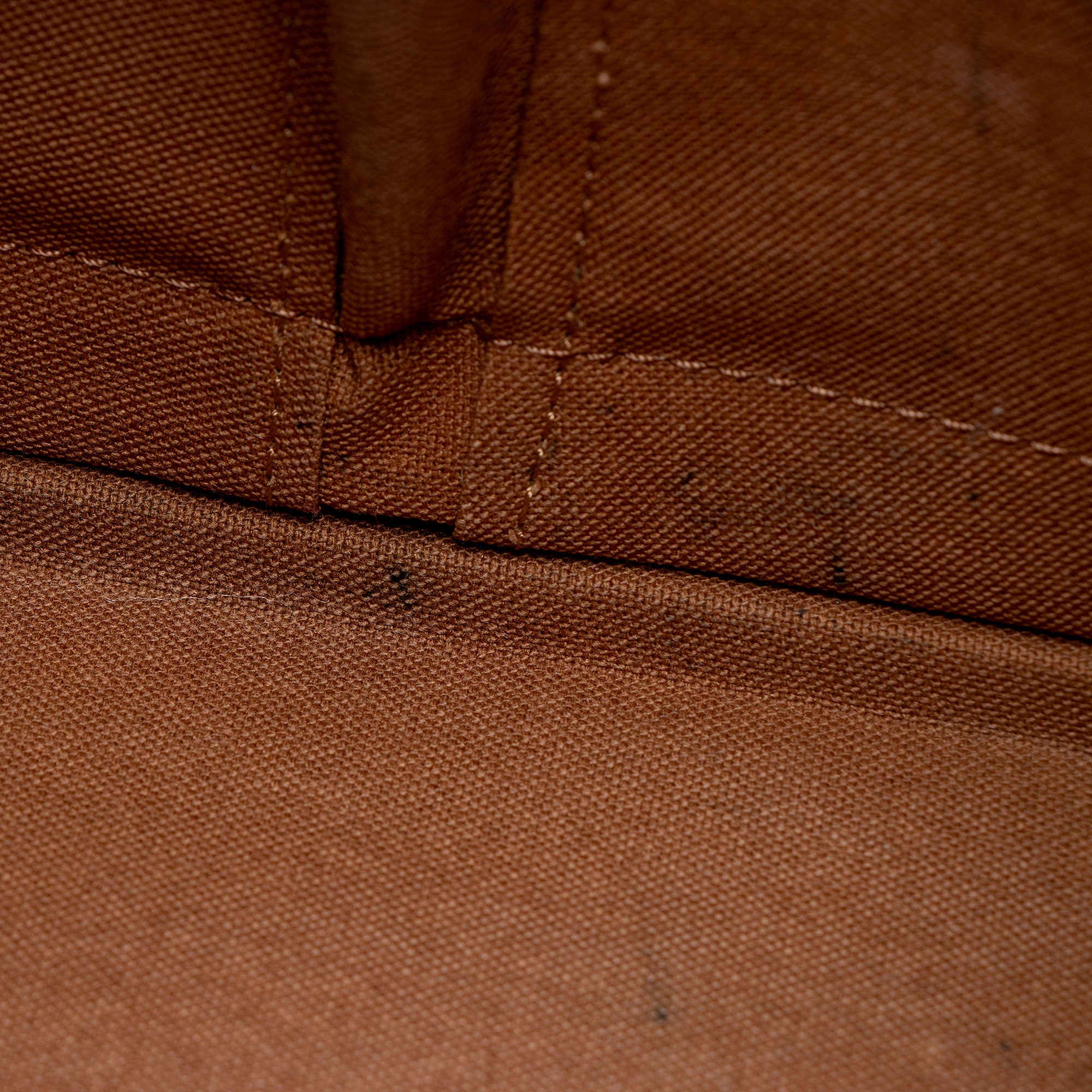 Louis Vuitton Monogram Canvas Alma PM Satchel (SHF-qIihIV)