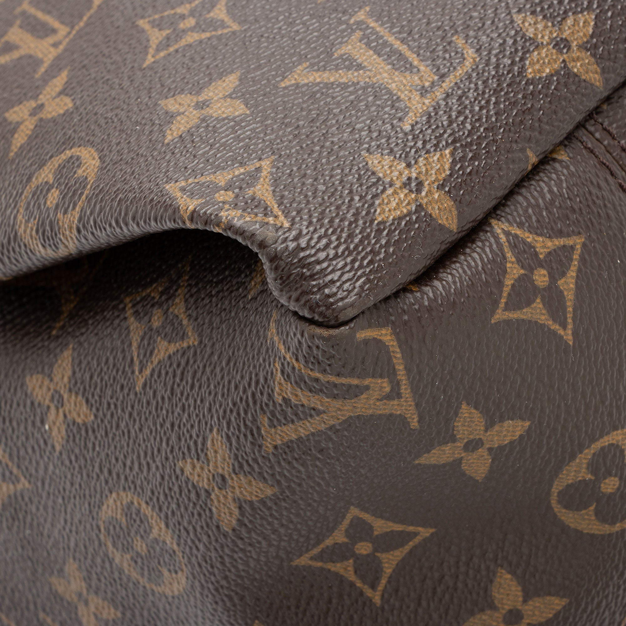 Louis Vuitton Monogram Canvas Artsy MM Shoulder Bag (SHF-ljRbnx)