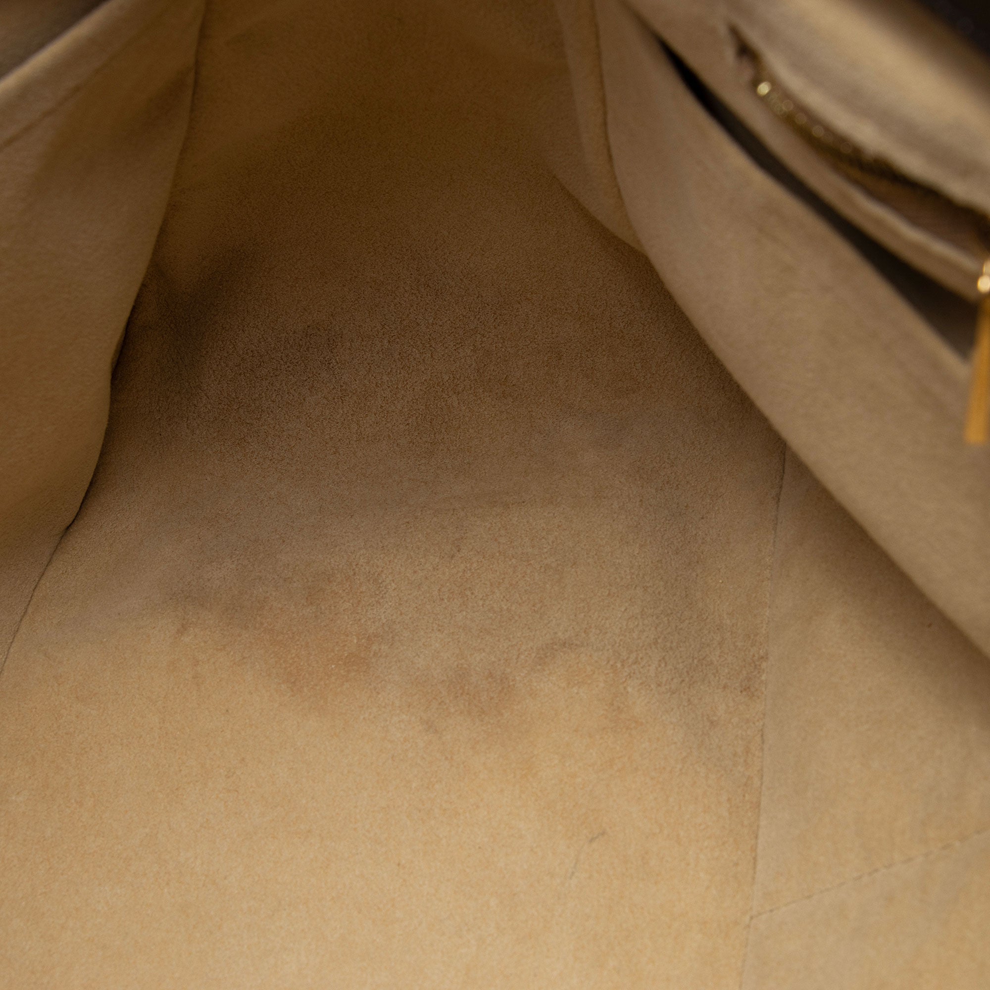 Louis Vuitton Monogram Canvas Artsy MM Shoulder Bag (SHF-AliutI)