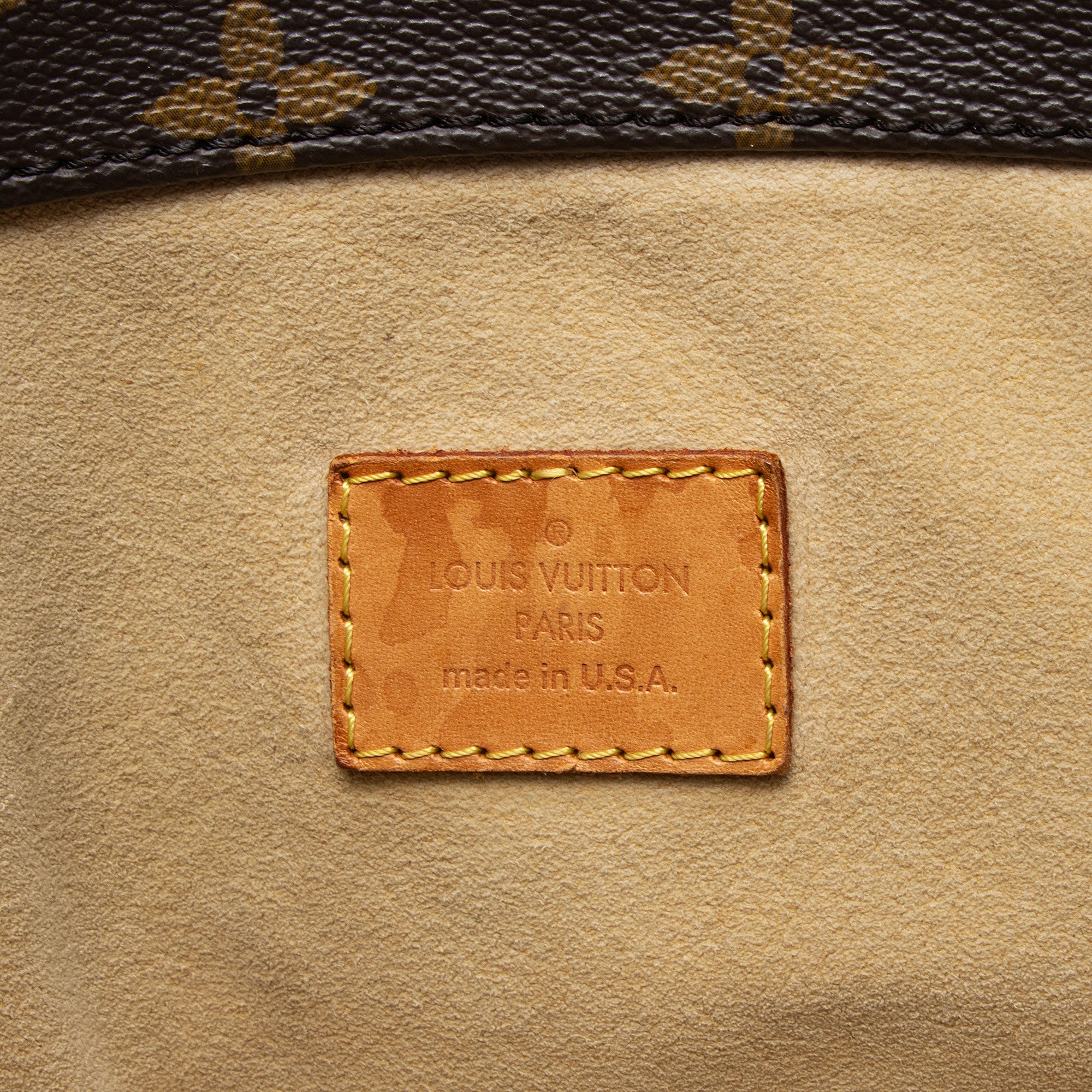 Louis Vuitton Monogram Canvas Artsy MM Shoulder Bag (SHF-AliutI)