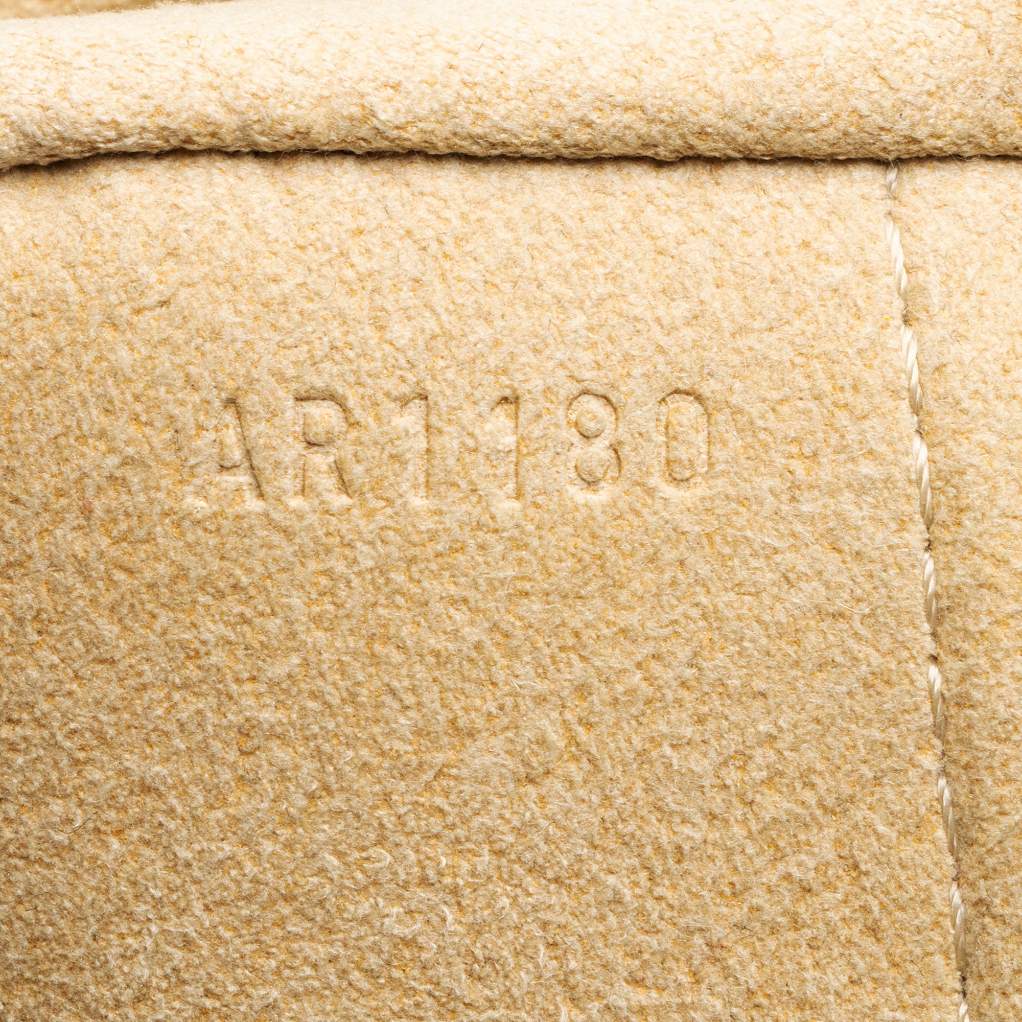 Louis Vuitton Monogram Canvas Artsy MM Shoulder Bag (SHF-owdtzI)