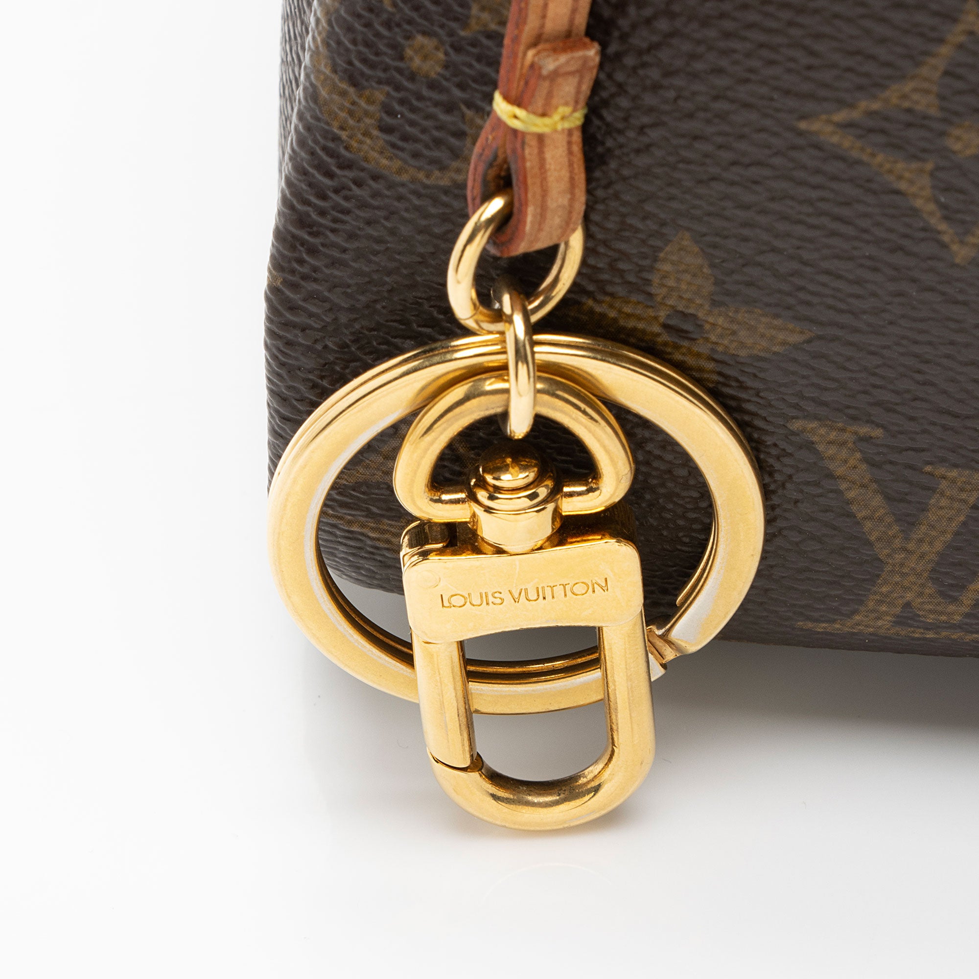 Louis Vuitton Monogram Canvas Artsy MM Shoulder Bag (SHF-owdtzI)