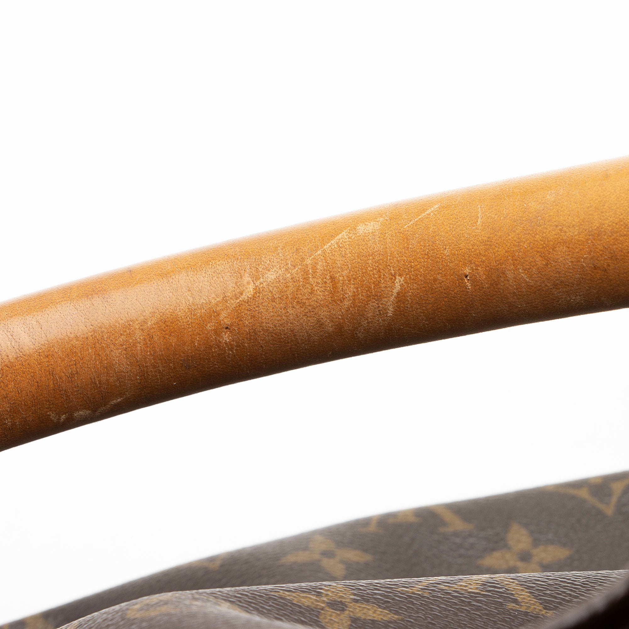 Louis Vuitton Monogram Canvas Artsy MM Shoulder Bag (SHF-owdtzI)