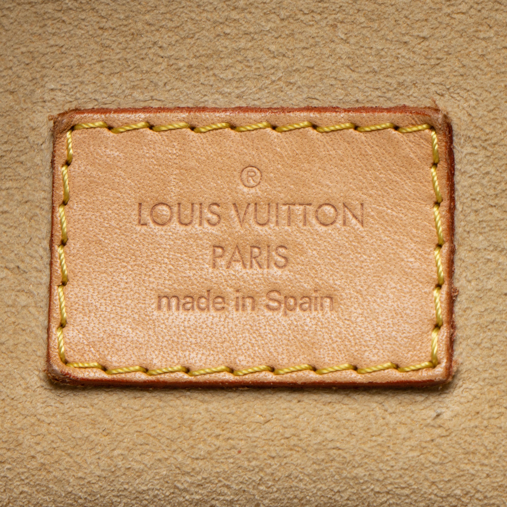 Louis Vuitton Monogram Canvas Artsy MM Shoulder Bag