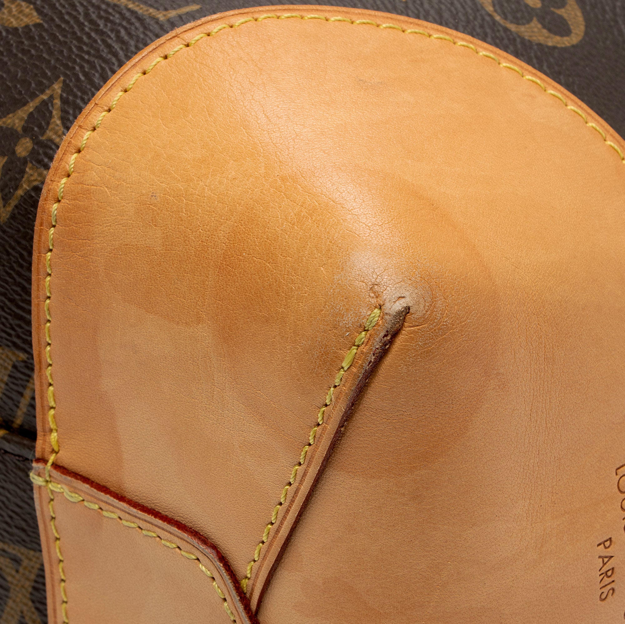 Louis Vuitton Monogram Canvas Berri MM Shoulder Bag (SHF-GOOhhJ)