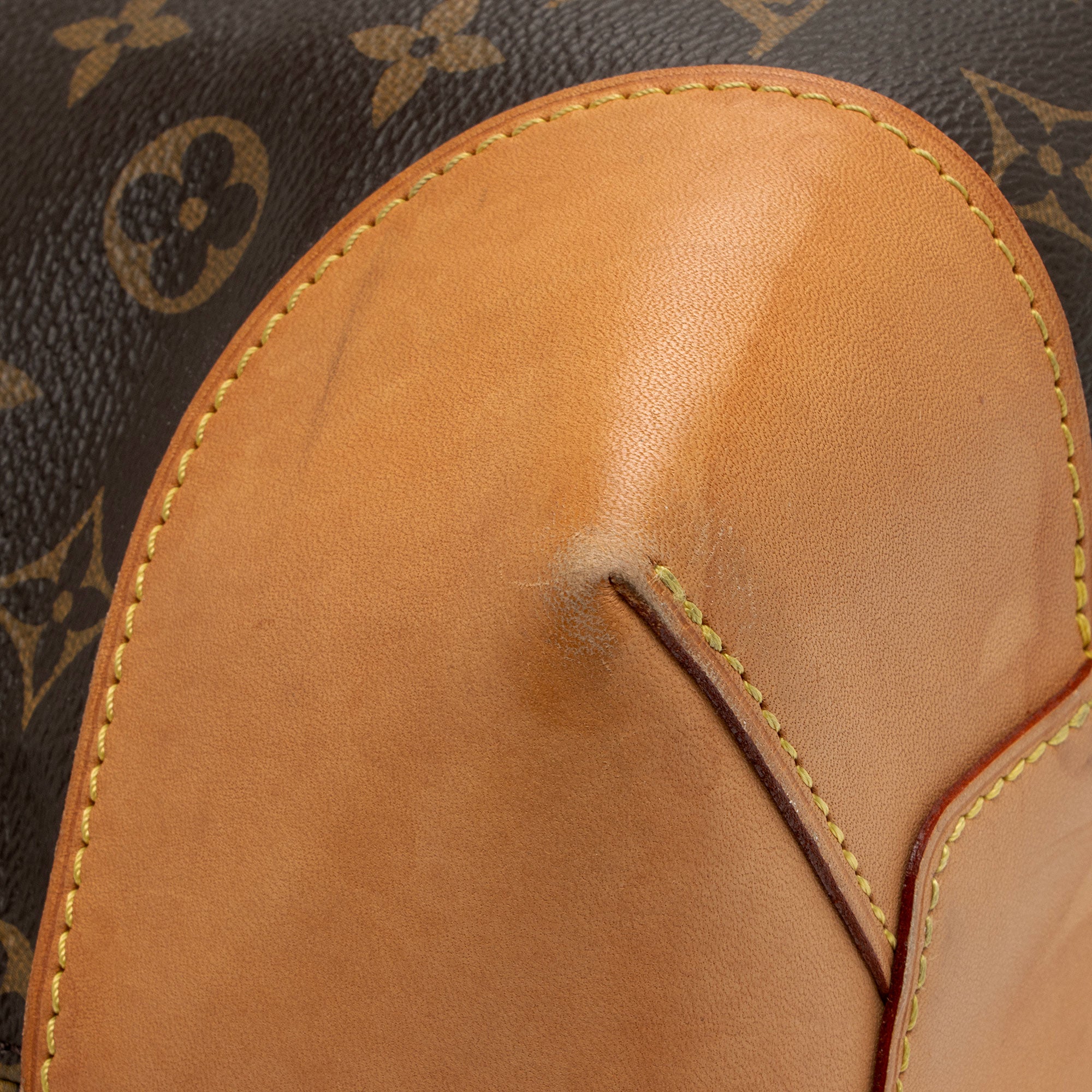 Louis Vuitton Monogram Canvas Berri MM Shoulder Bag (SHF-GOOhhJ)