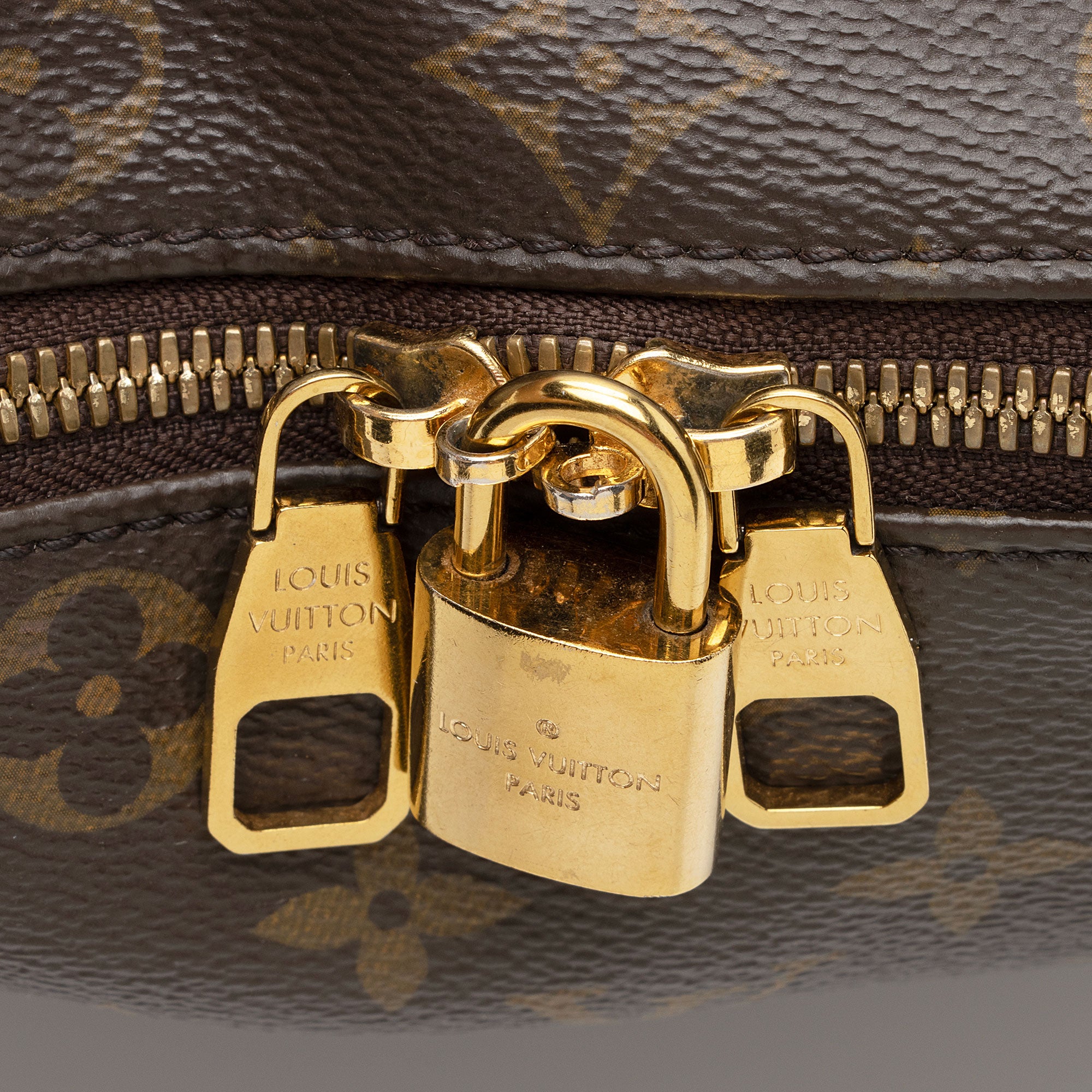 Louis Vuitton Monogram Canvas Berri PM Shoulder Bag (SHF-pDAkoz)