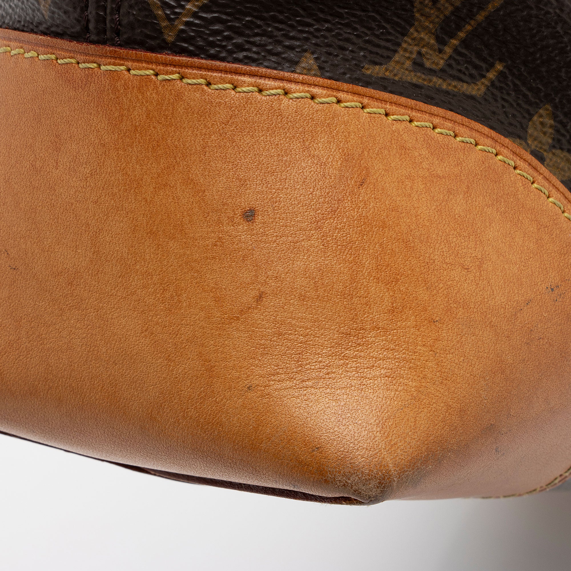 Louis Vuitton Monogram Canvas Berri PM Shoulder Bag (SHF-pDAkoz)