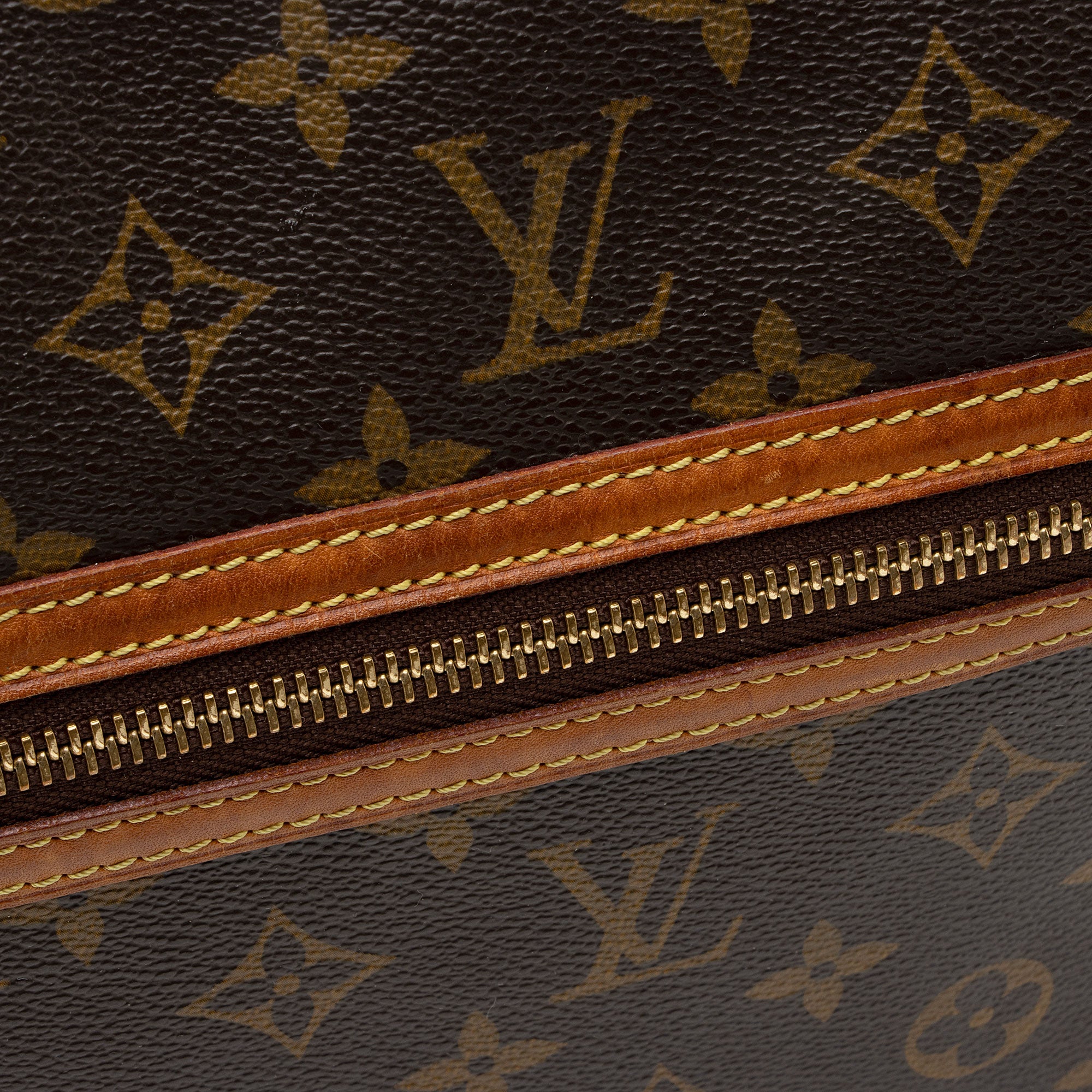 Louis Vuitton Monogram Canvas Bosphore GM Messenger Bag (SHF-geveUQ)