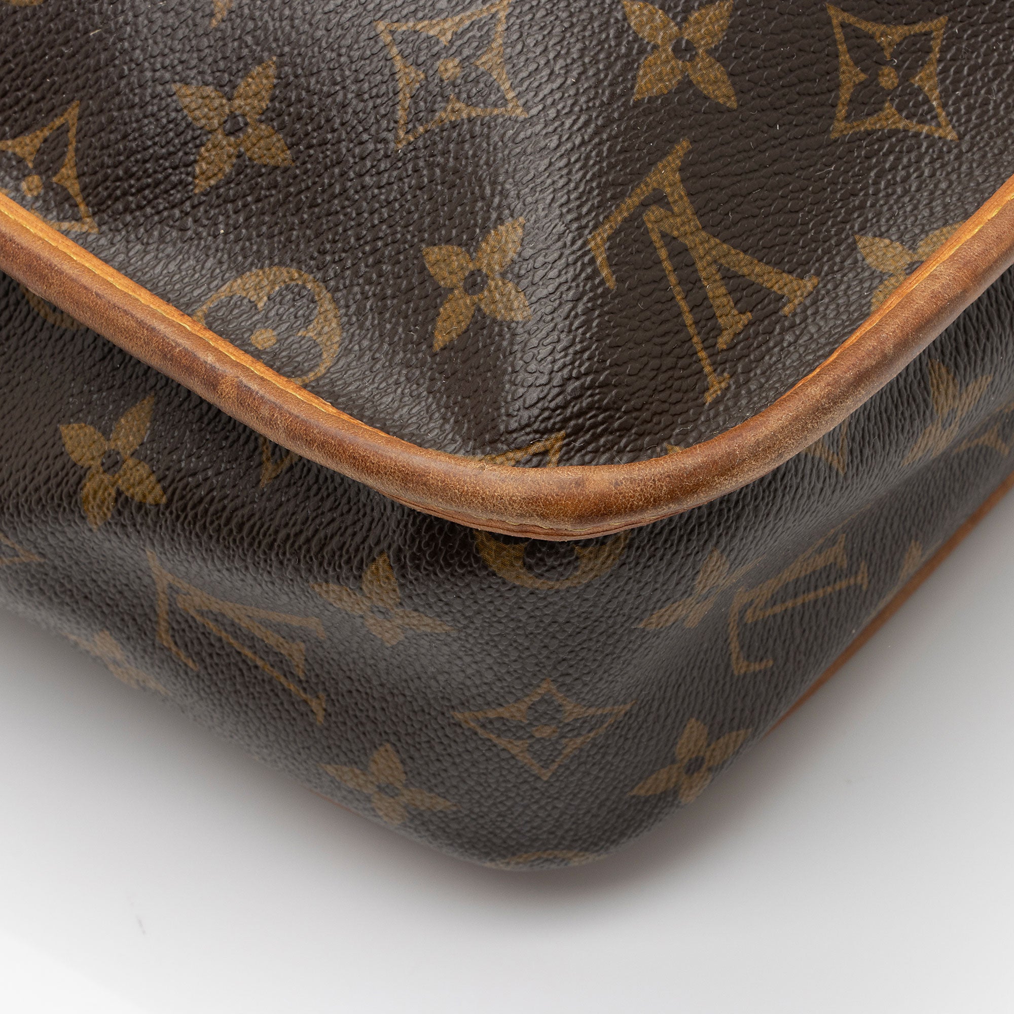 Louis Vuitton Monogram Canvas Bosphore GM Messenger Bag (SHF-geveUQ)