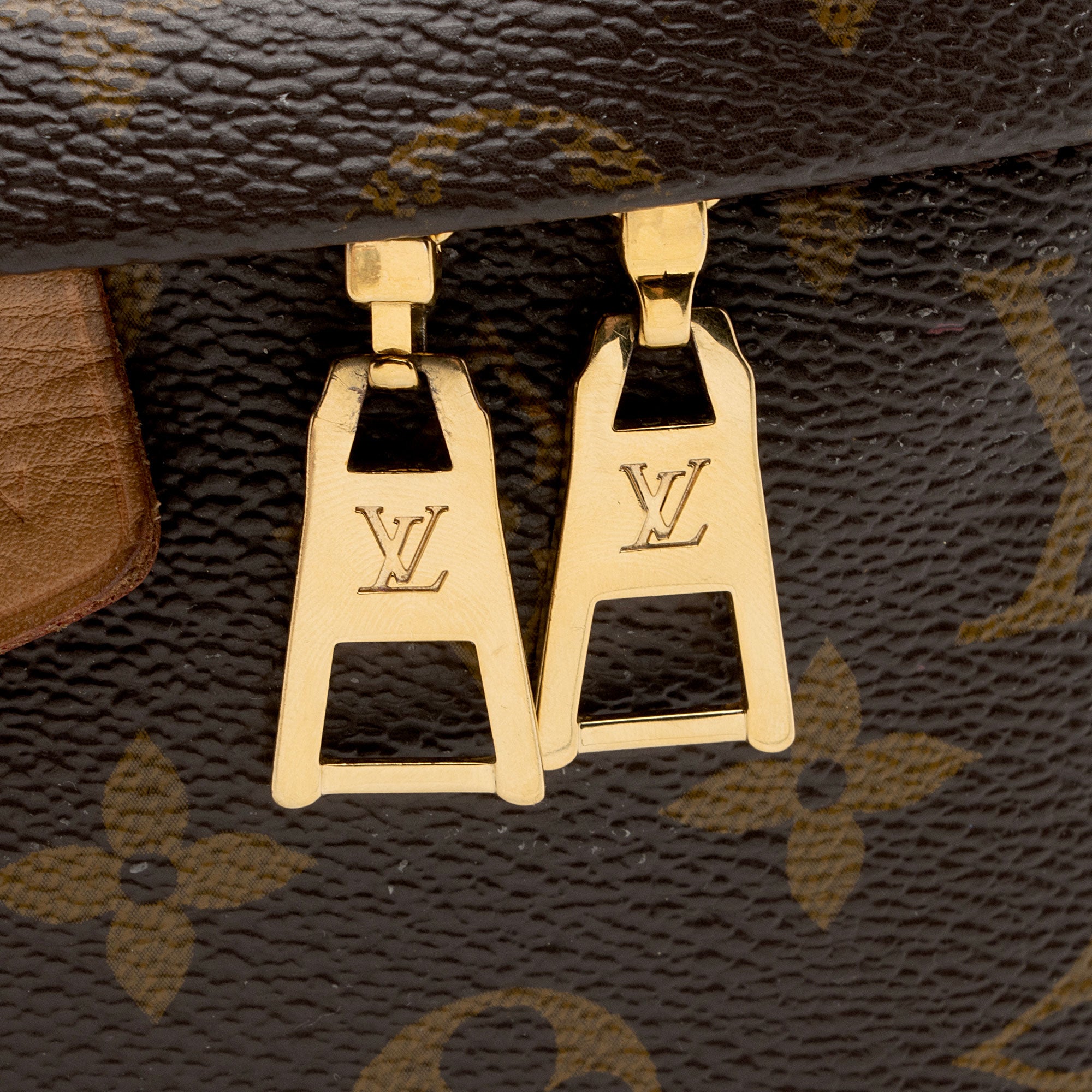 Louis Vuitton Monogram Canvas Bumbag (SHF-jJohPu)