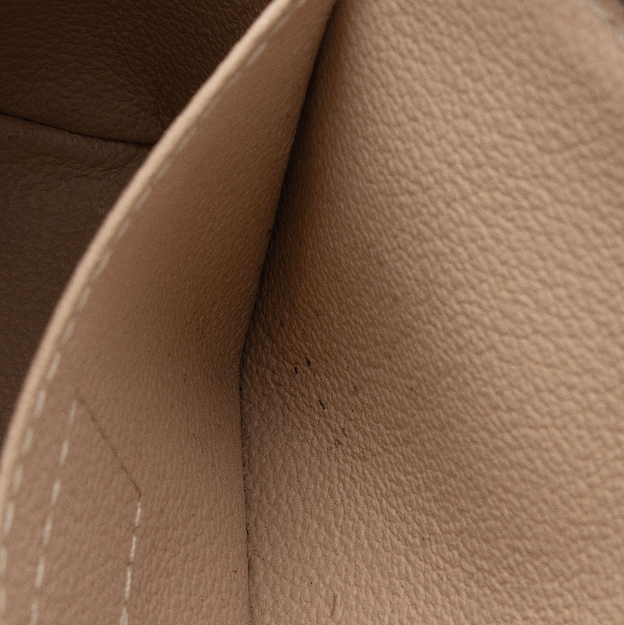 Louis Vuitton Monogram Canvas Cosmetic Pouch (SHF-3ps7Zb)