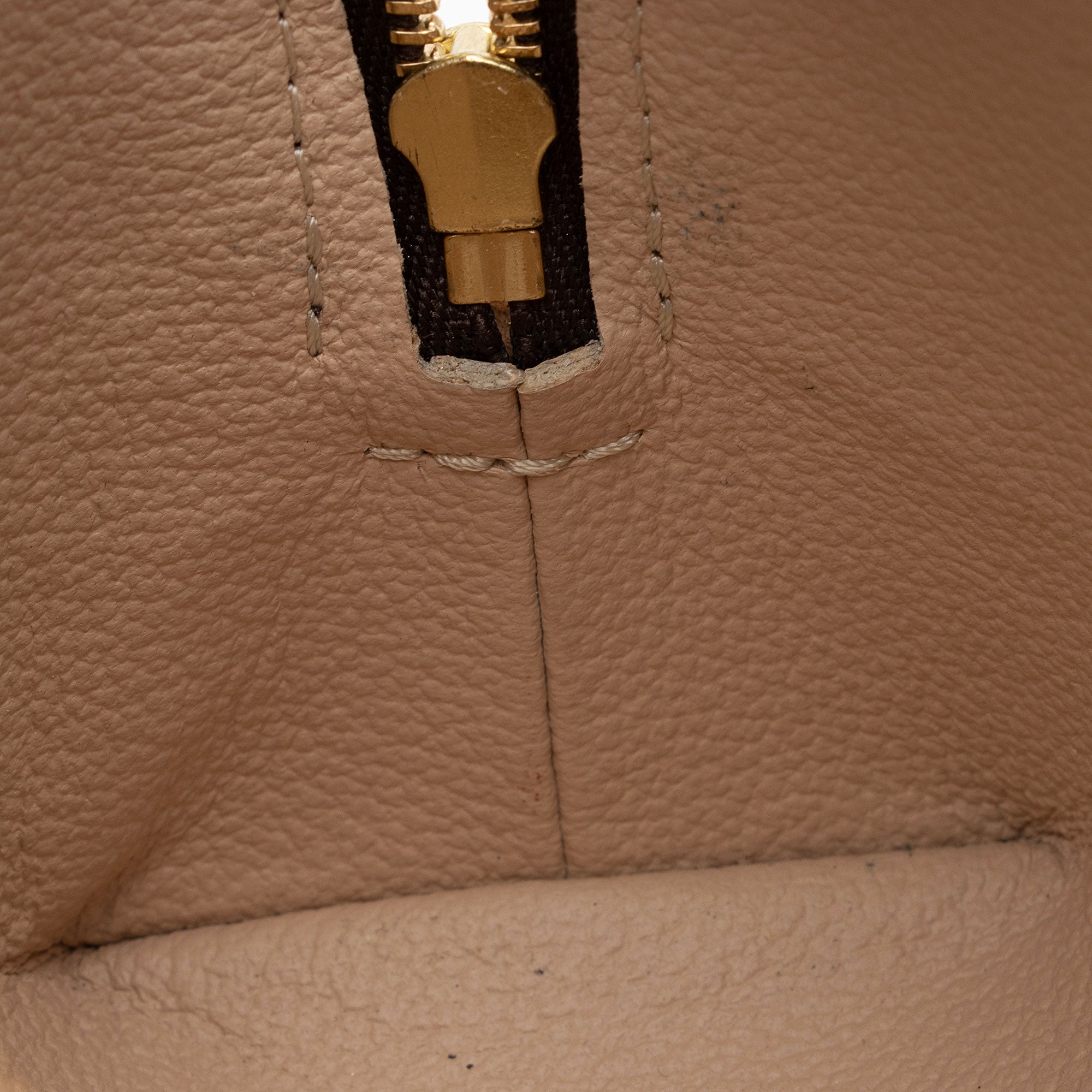 Louis Vuitton Monogram Canvas Cosmetic Pouch (SHF-3ps7Zb)