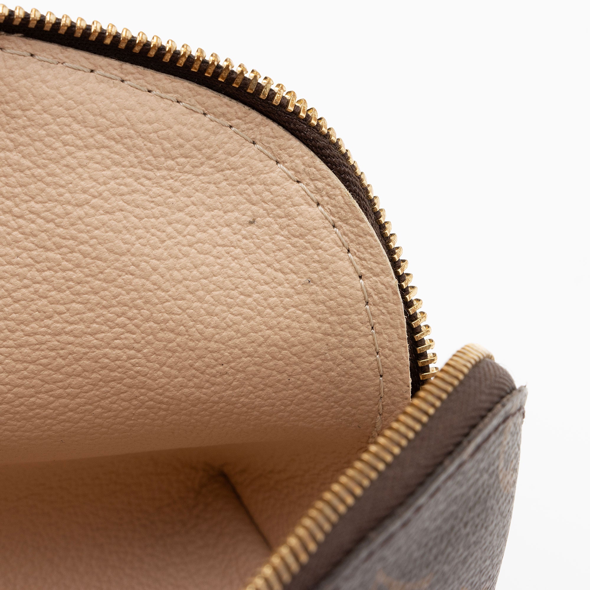 Louis Vuitton Monogram Canvas Cosmetic Pouch (SHF-3ps7Zb)