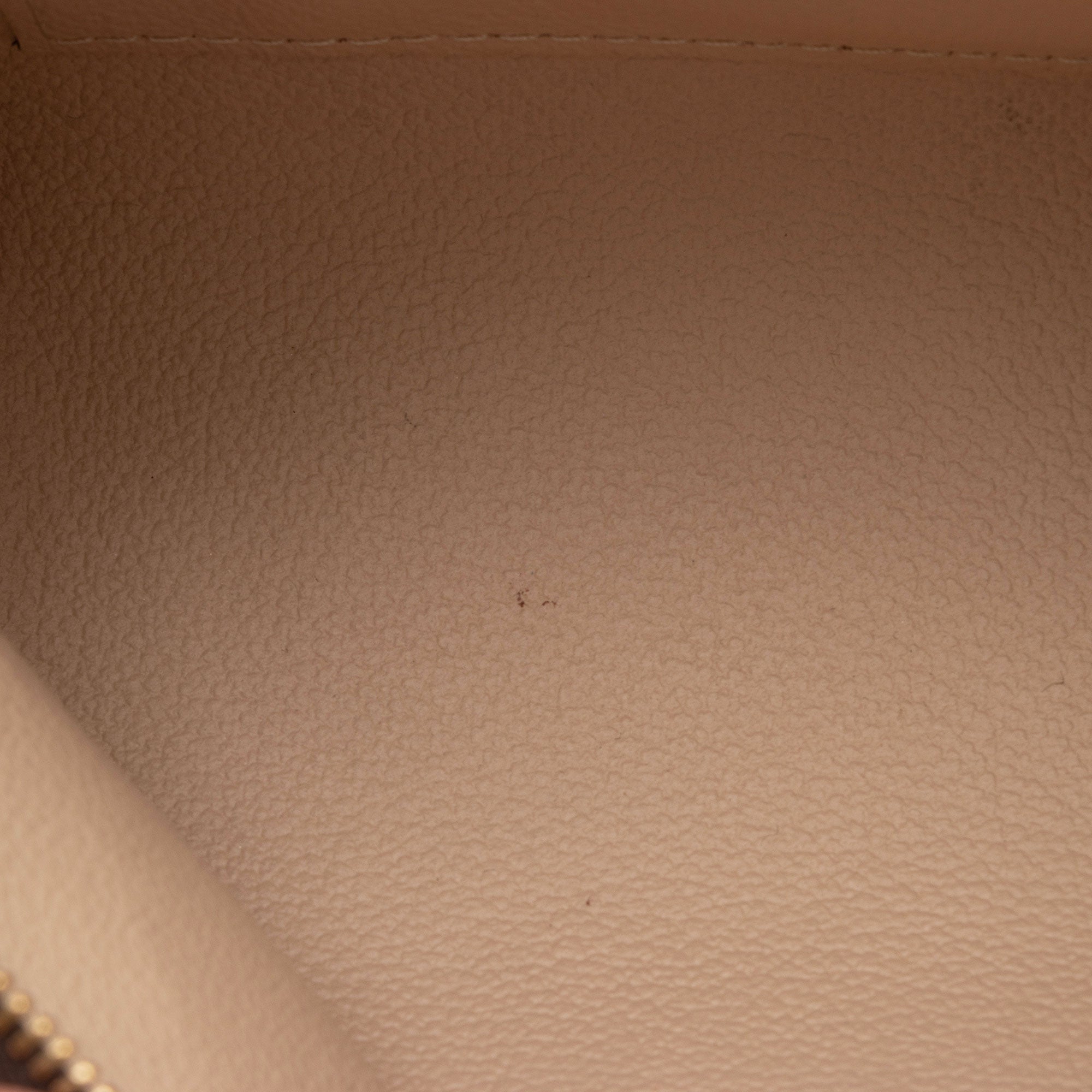 Louis Vuitton Monogram Canvas Cosmetic Pouch (SHF-3ps7Zb)