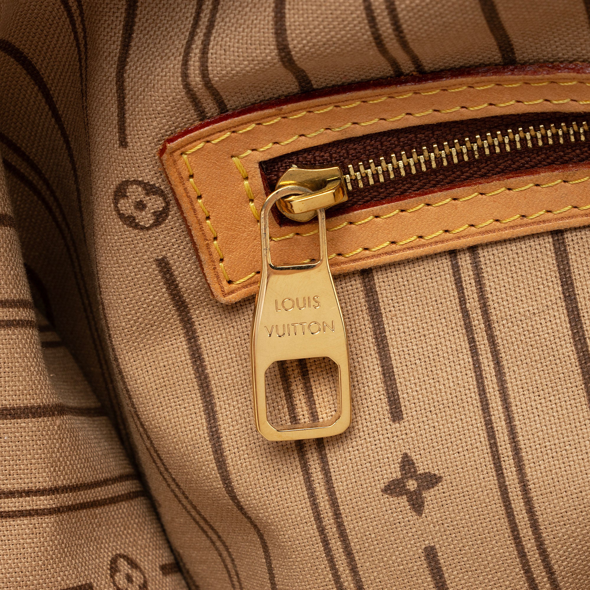 Louis Vuitton Monogram Canvas Delightful GM Shoulder Bag (SHF-fsnong)