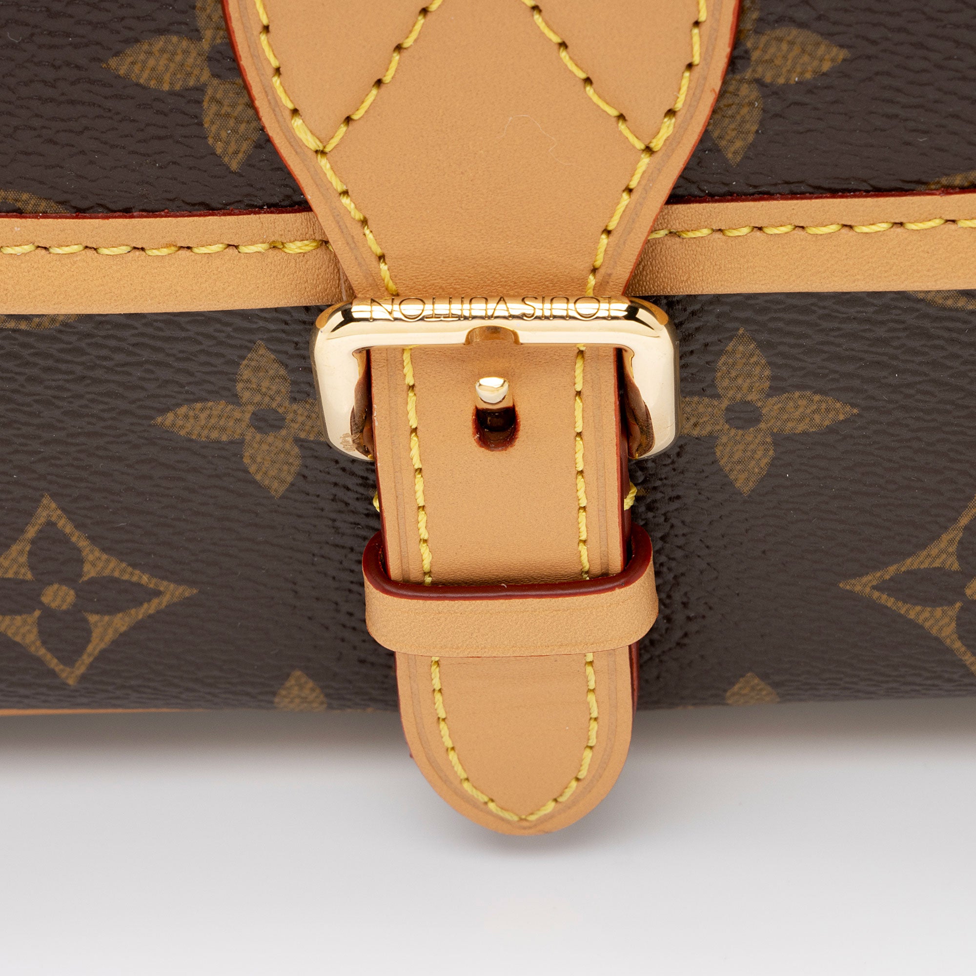 Louis Vuitton Monogram Canvas Diane Satchel (SHF-JwIGV6)