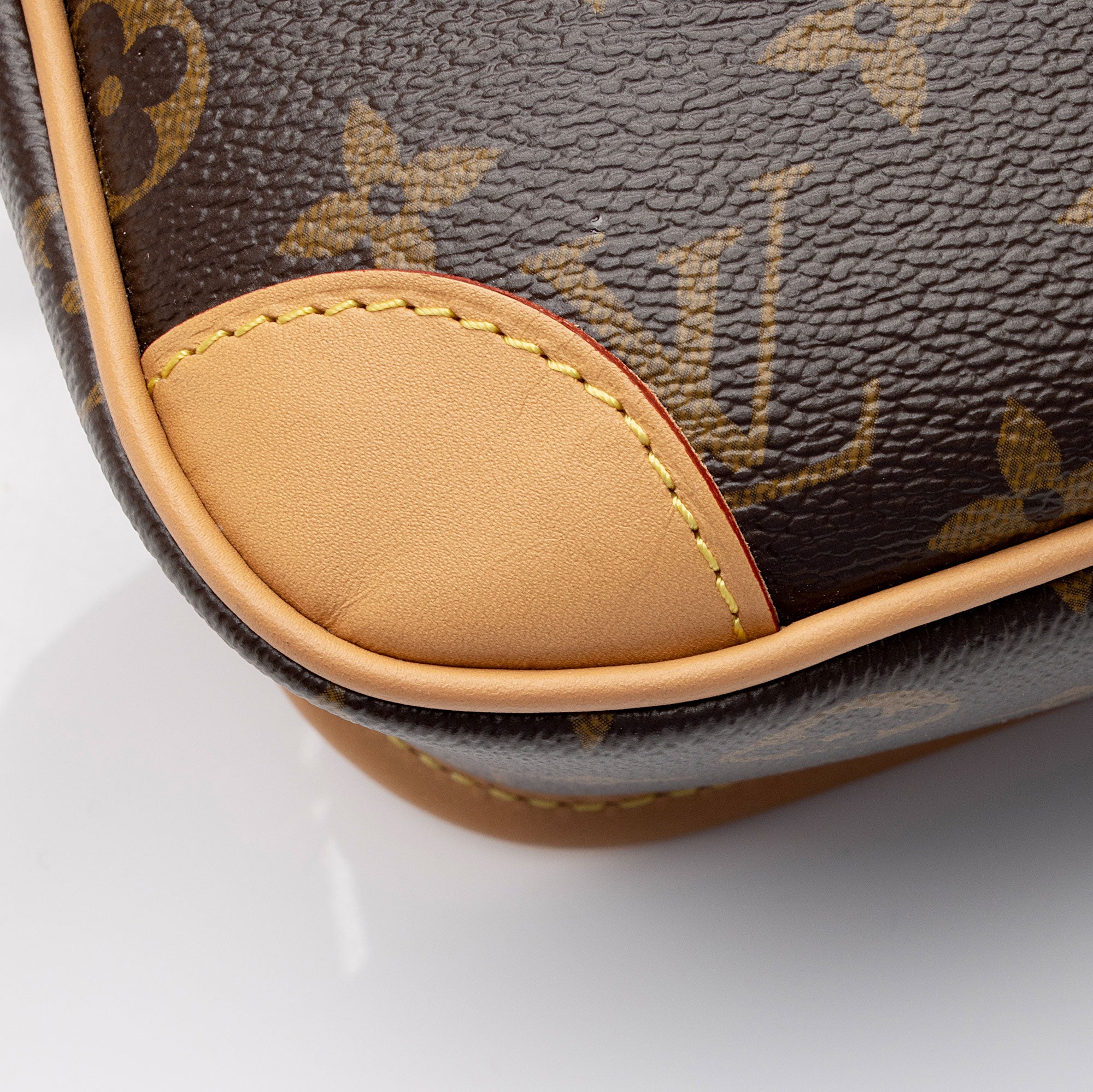 Louis Vuitton Monogram Canvas Diane Satchel (SHF-JwIGV6)