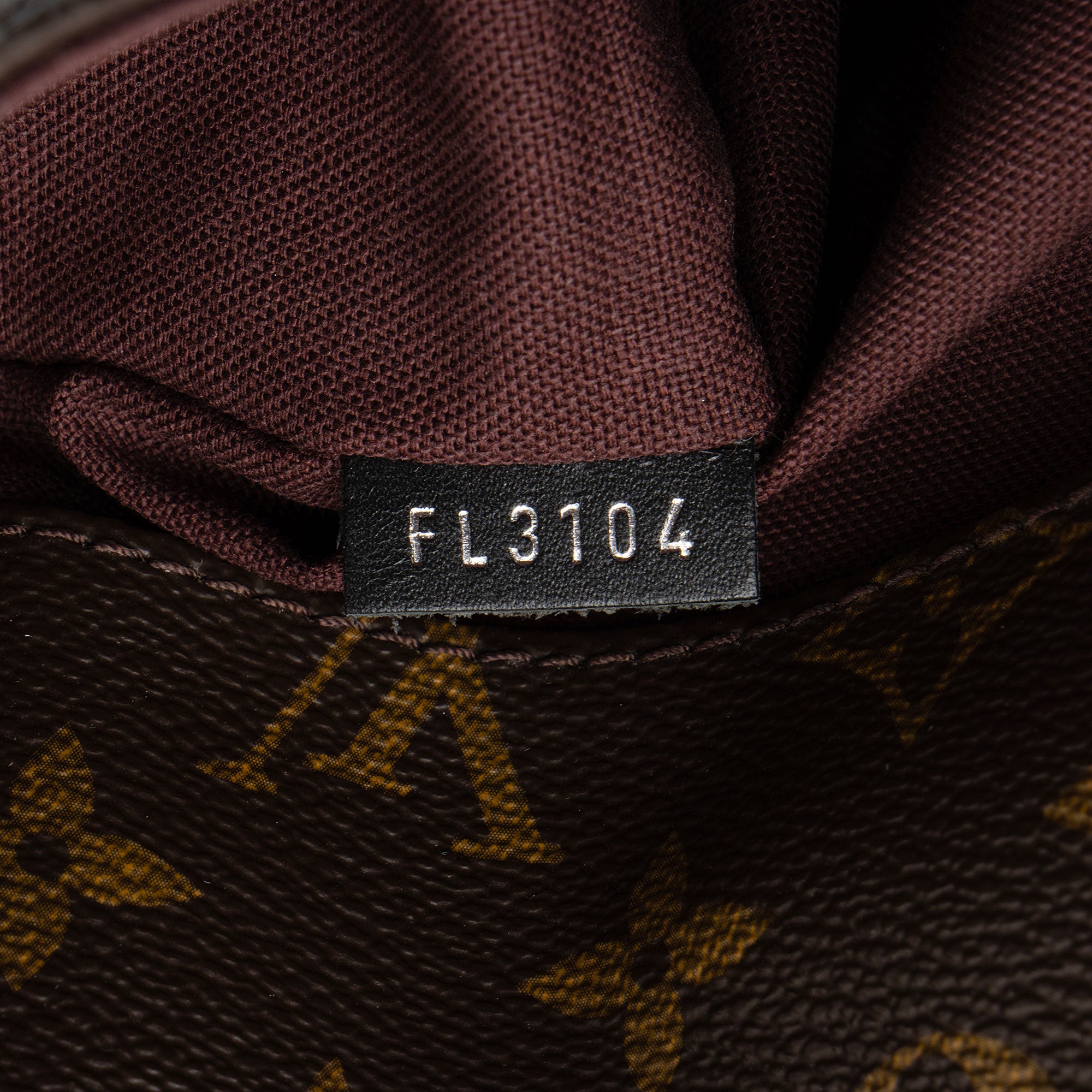 Louis Vuitton Monogram Canvas District PM Messenger