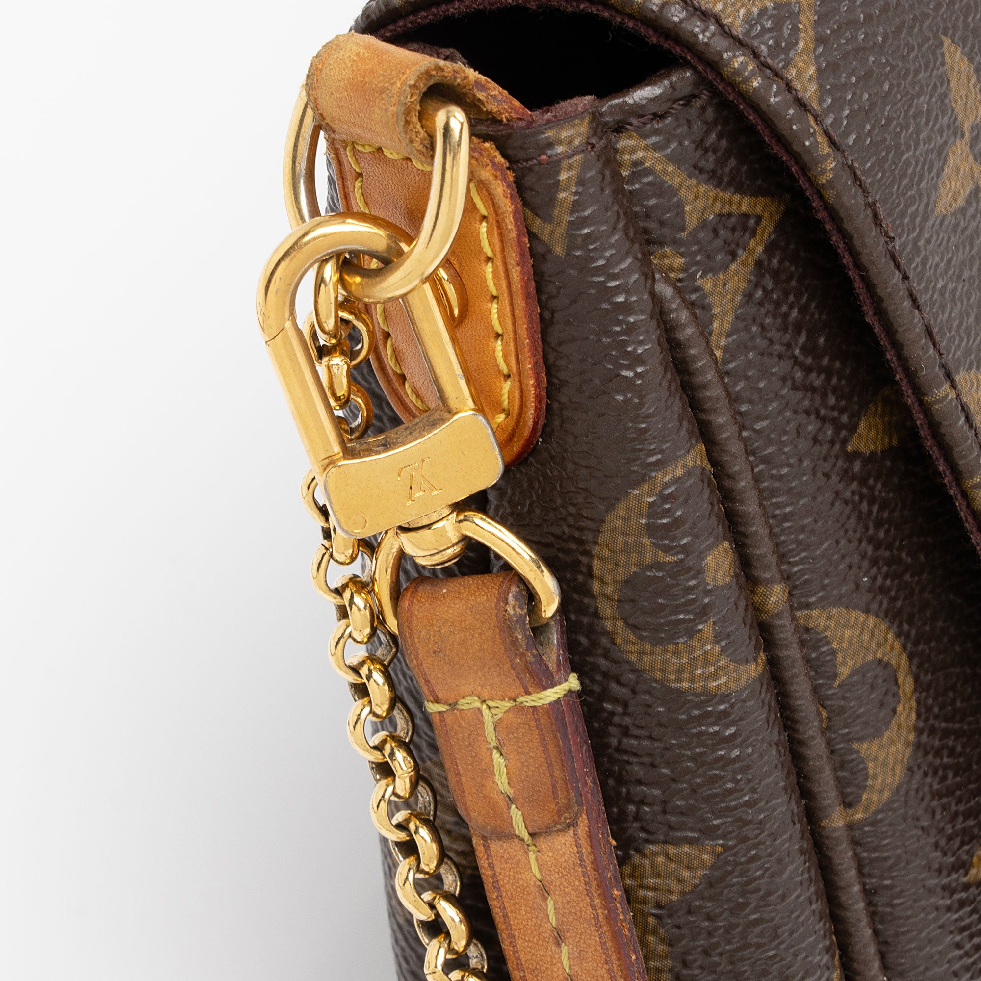 Louis Vuitton Monogram Canvas Favorite MM Shoulder Bag (SHF-xFSUWY)