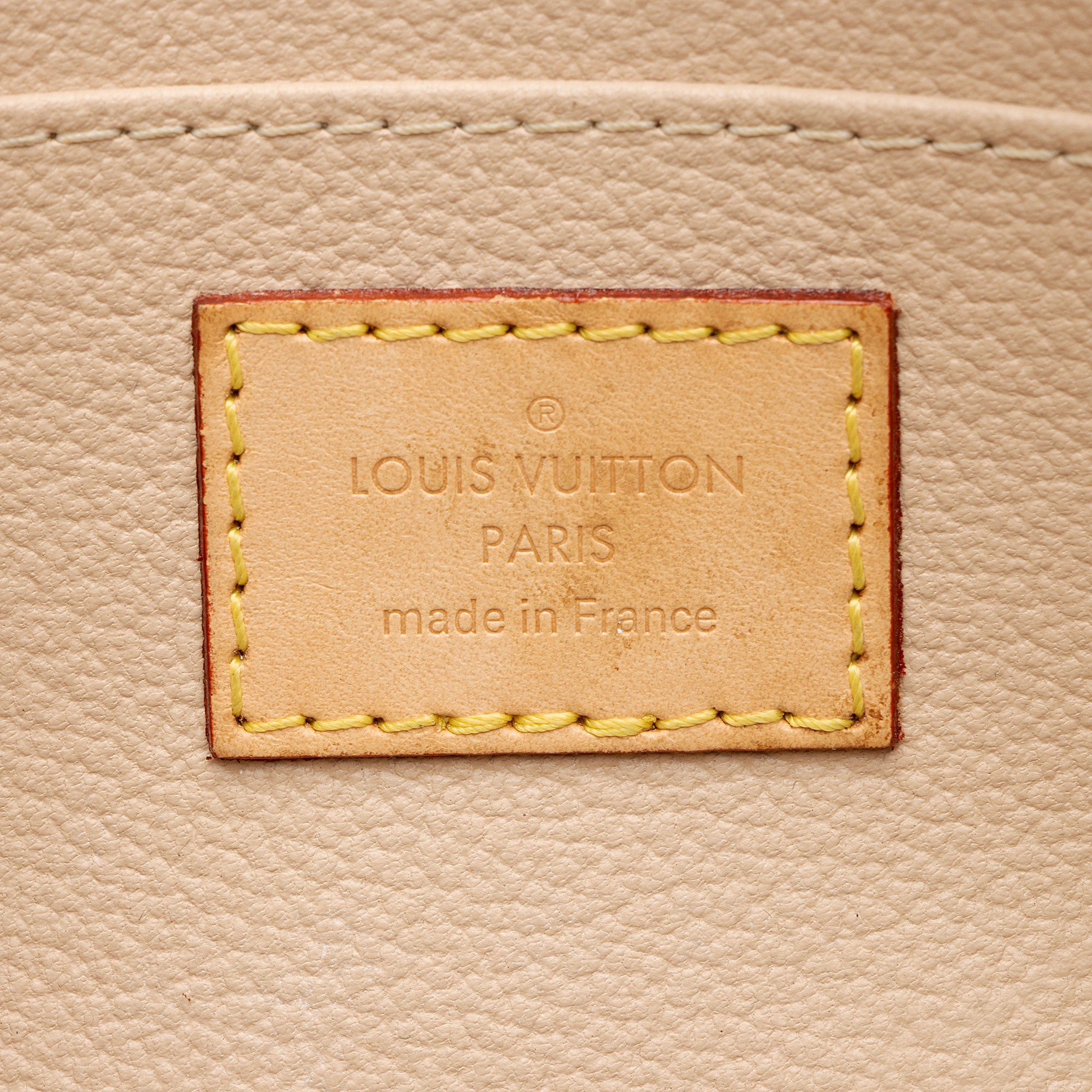 Louis Vuitton Monogram Canvas GM Cosmetic Pouch (SHF-TmU2LL)