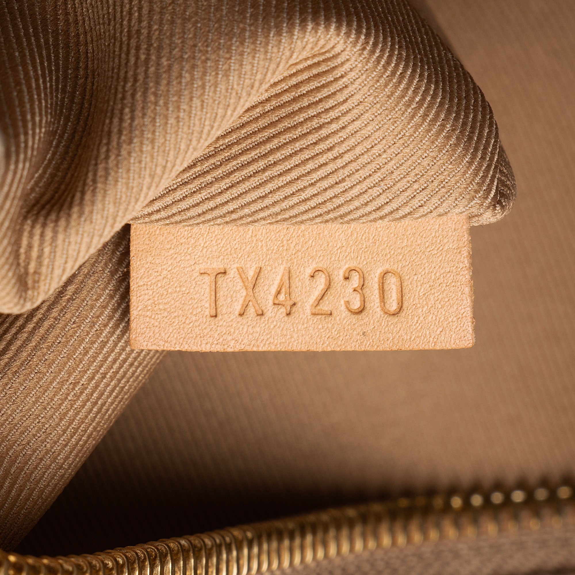 Louis Vuitton Monogram Canvas Graceful MM Hobo (SHF-dWG1DM)