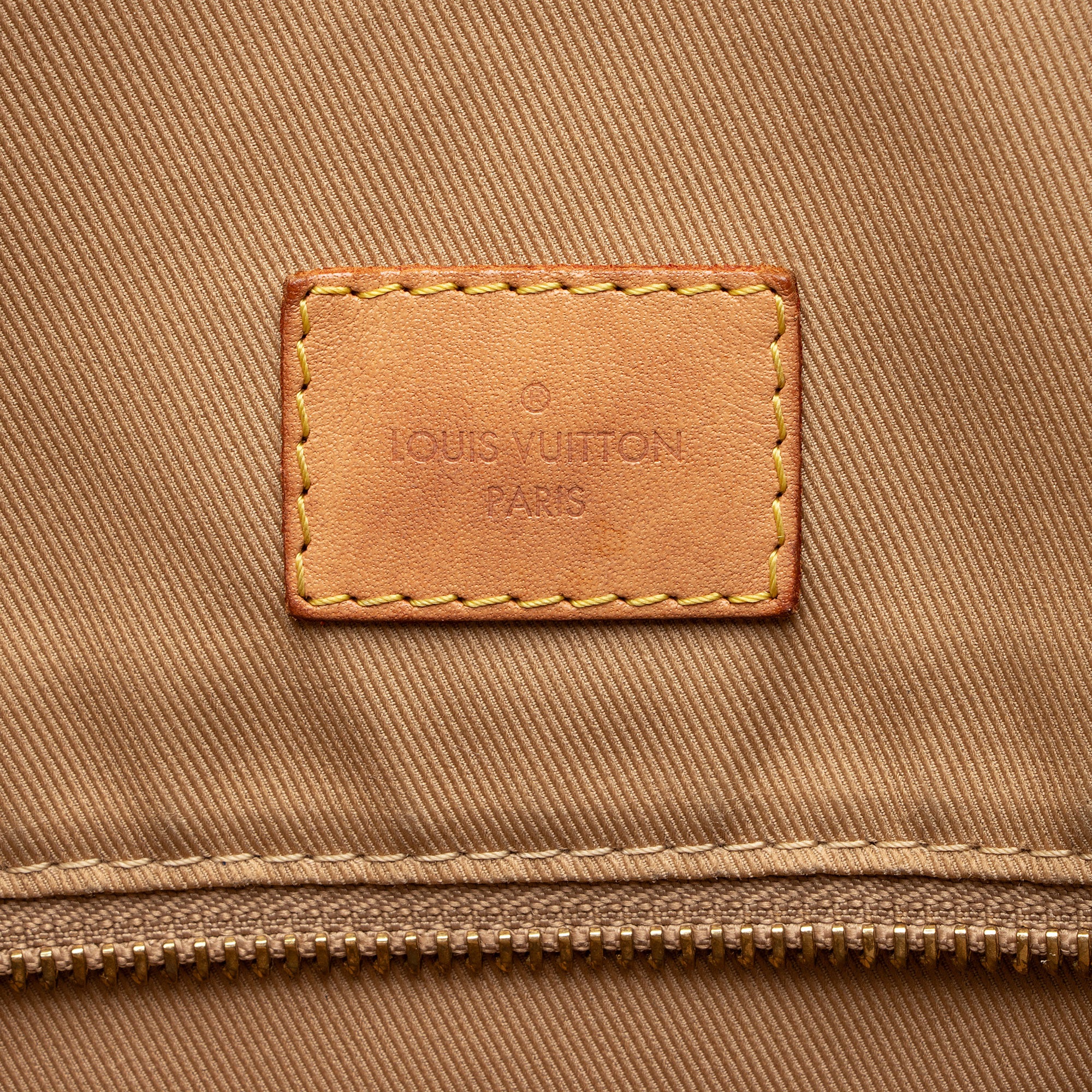 Louis Vuitton Monogram Canvas Graceful MM Hobo (SHF-dWG1DM)