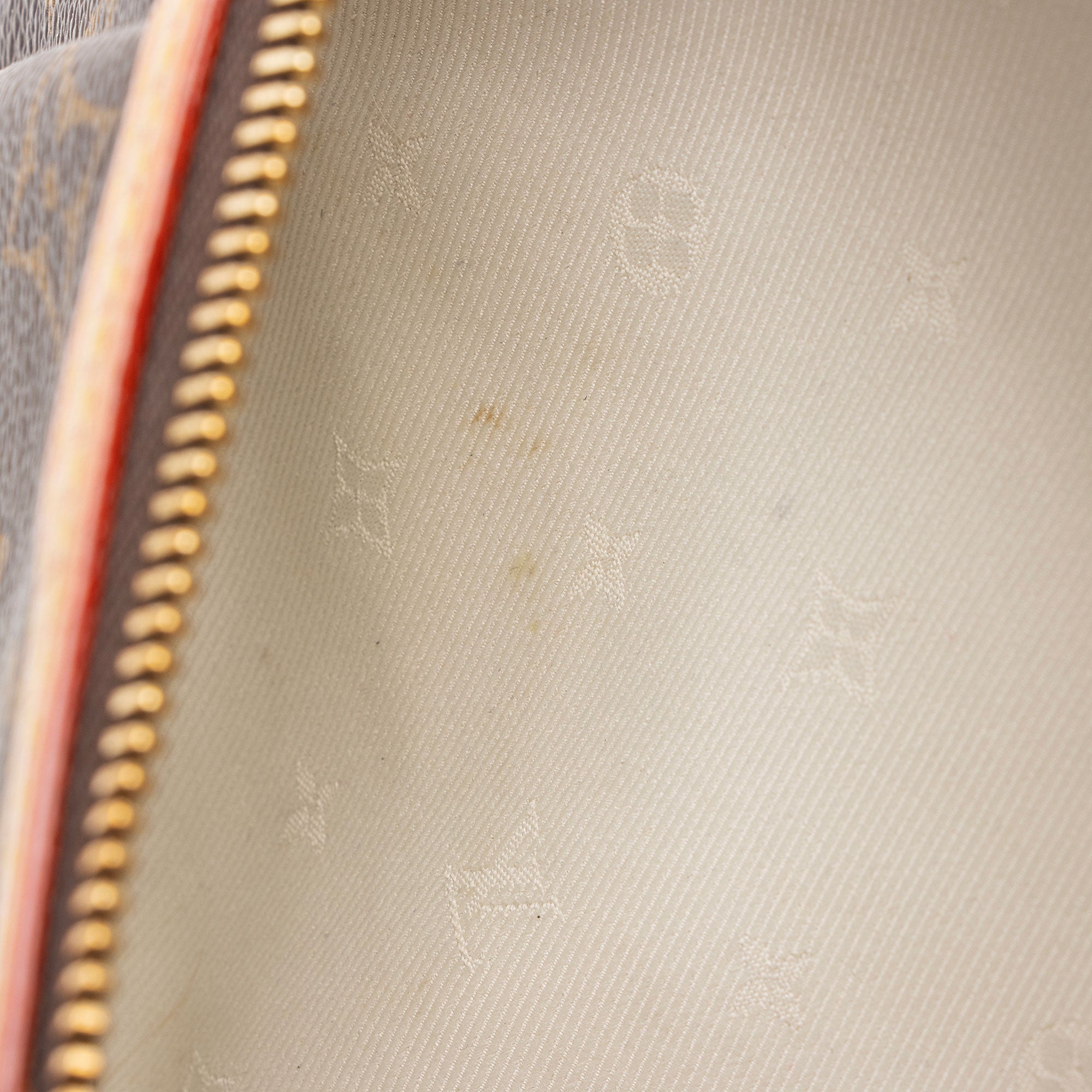 Louis Vuitton Monogram Canvas High Rise Bumbag