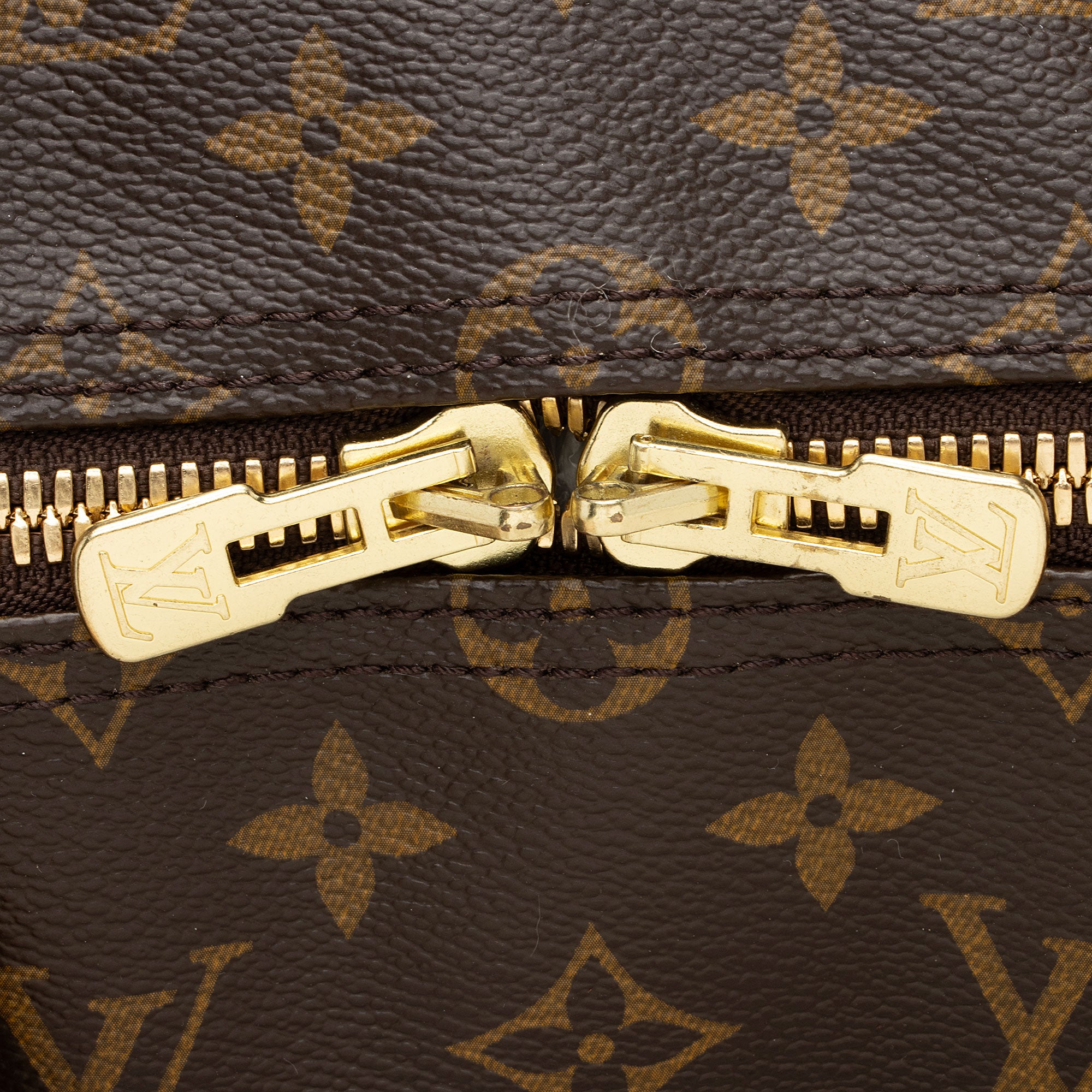 Louis Vuitton Monogram Canvas Keepall 50 Duffle Bag (SHF-2N6ZWx)