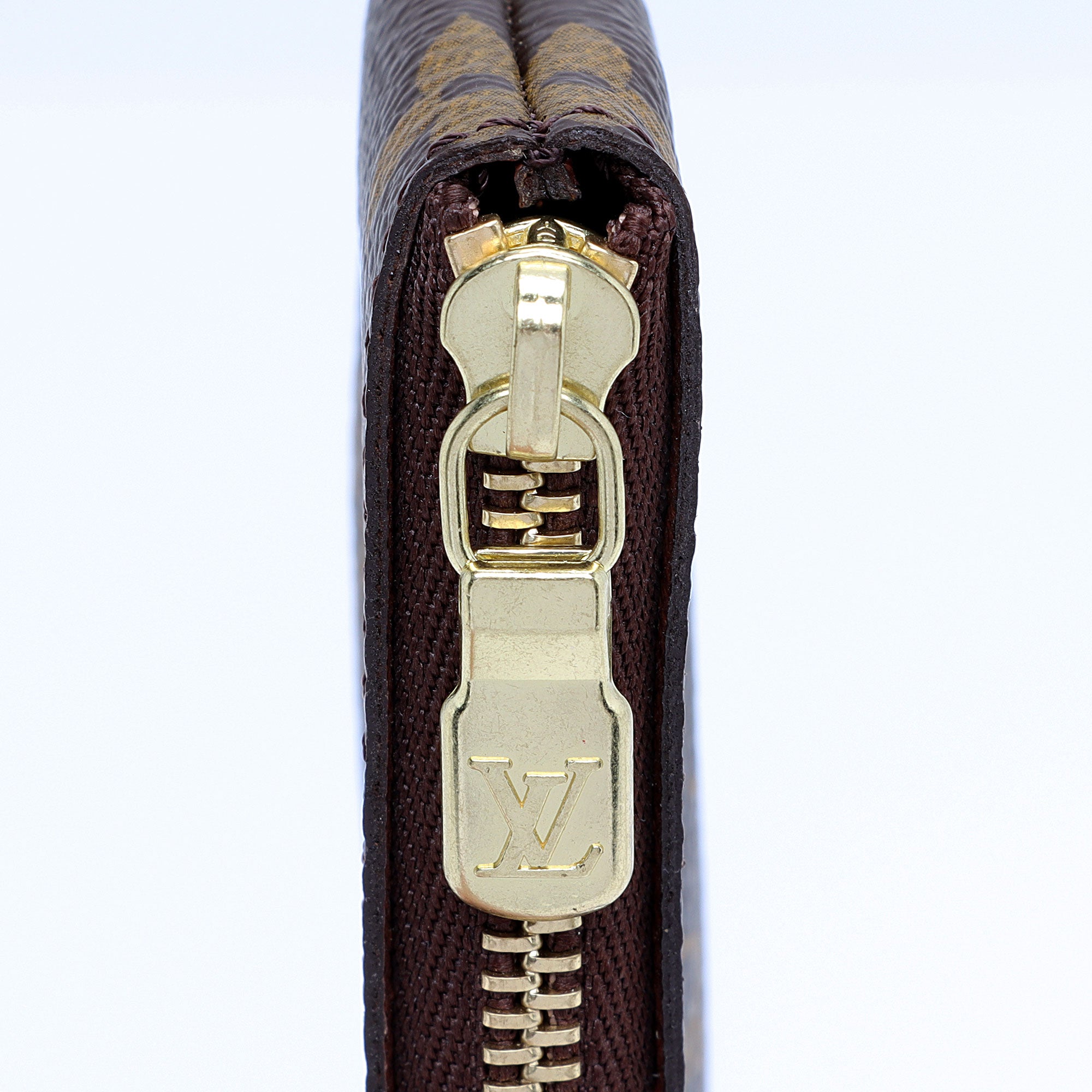 Louis Vuitton Monogram Canvas Key Pouch (SHF-38OnhW)