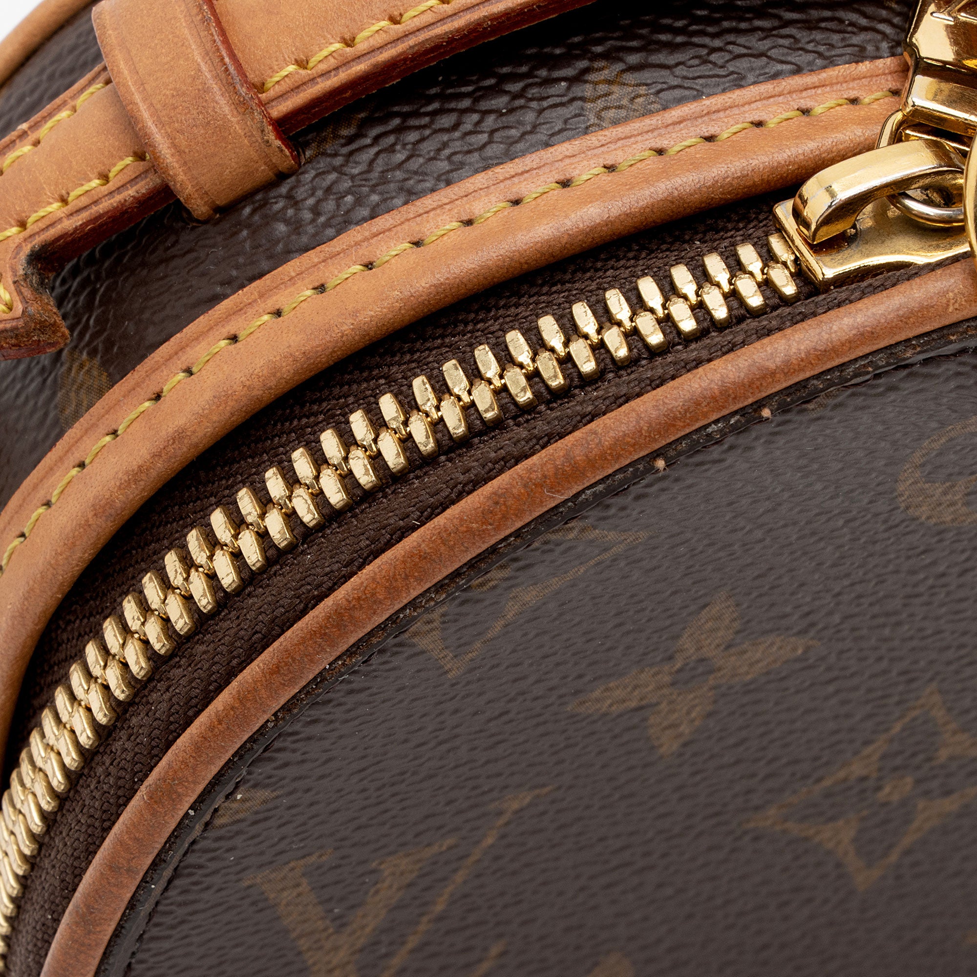 Louis Vuitton Monogram Canvas Mini Boite Chapeau Shoulder Bag (SHF-qOsZmz)