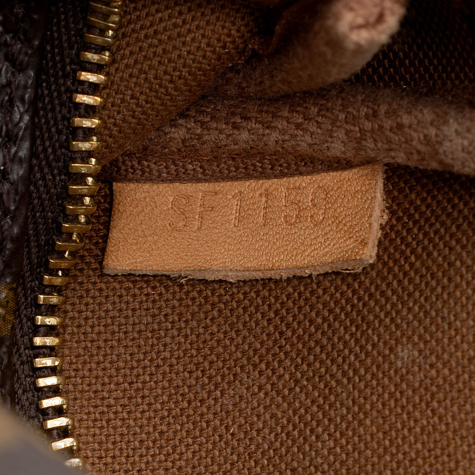 Louis Vuitton Monogram Canvas Mini Pochette Accessoires (SHF-s84SHR)