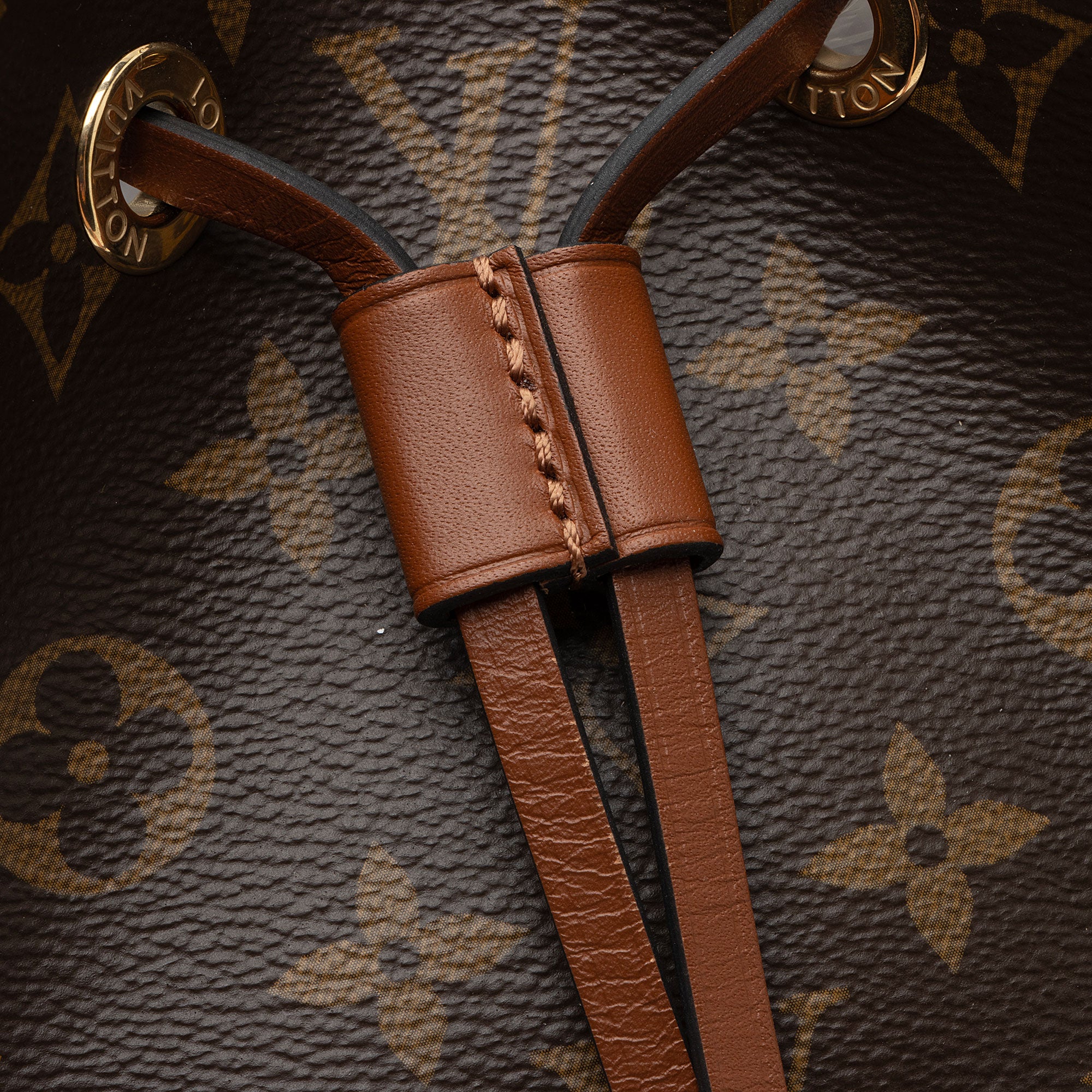 Louis Vuitton Monogram Canvas Neonoe Shoulder Bag (SHF-vTEOAx)