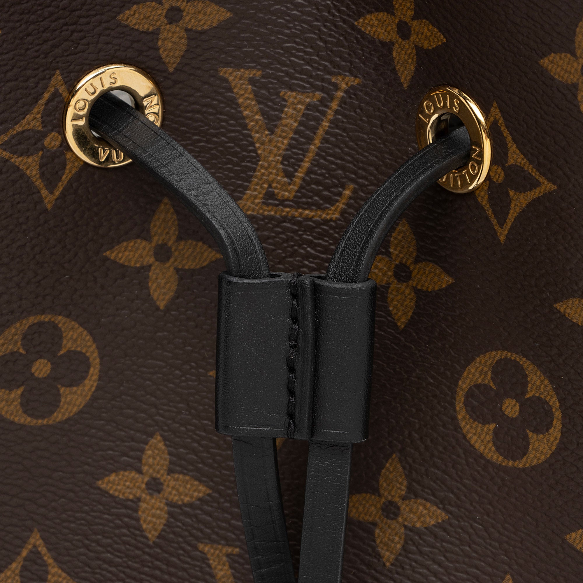 Louis Vuitton Monogram Canvas Neonoe MM Shoulder Bag (SHF-jxF2wA)
