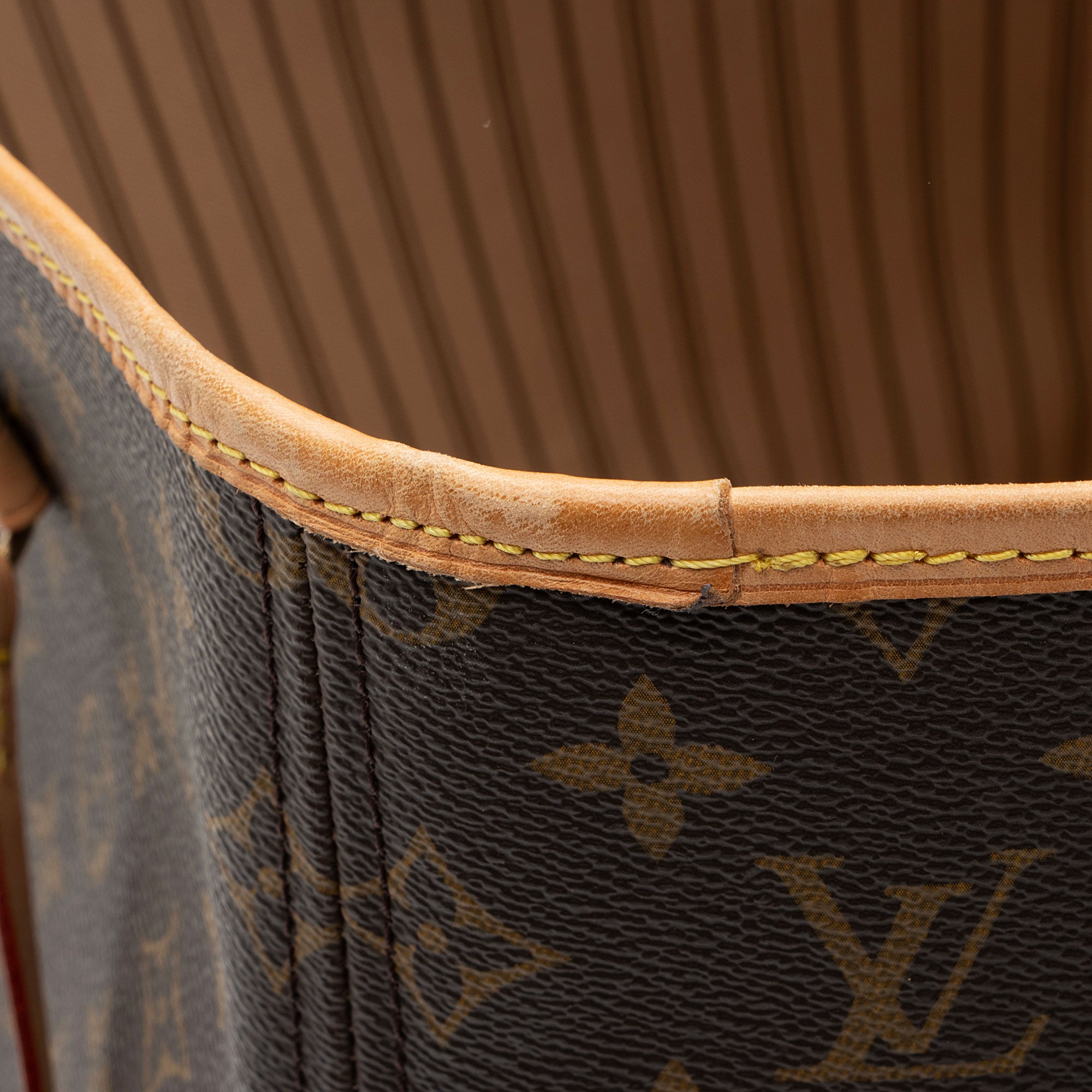 Louis Vuitton Monogram Canvas Neverfull GM Tote (SHF-JXI3Rz)