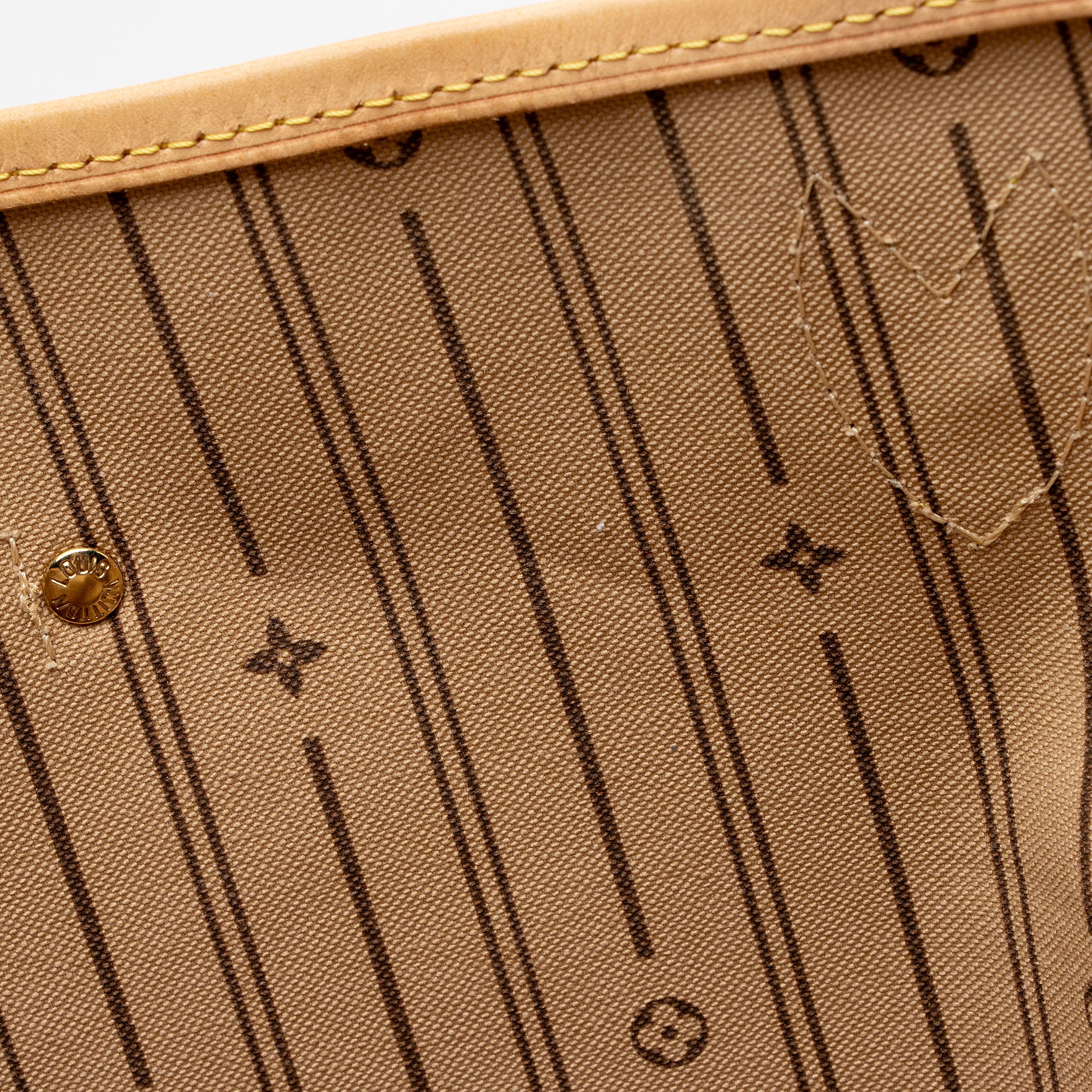 Louis Vuitton Monogram Canvas Neverfull GM Tote (SHF-n869XF)