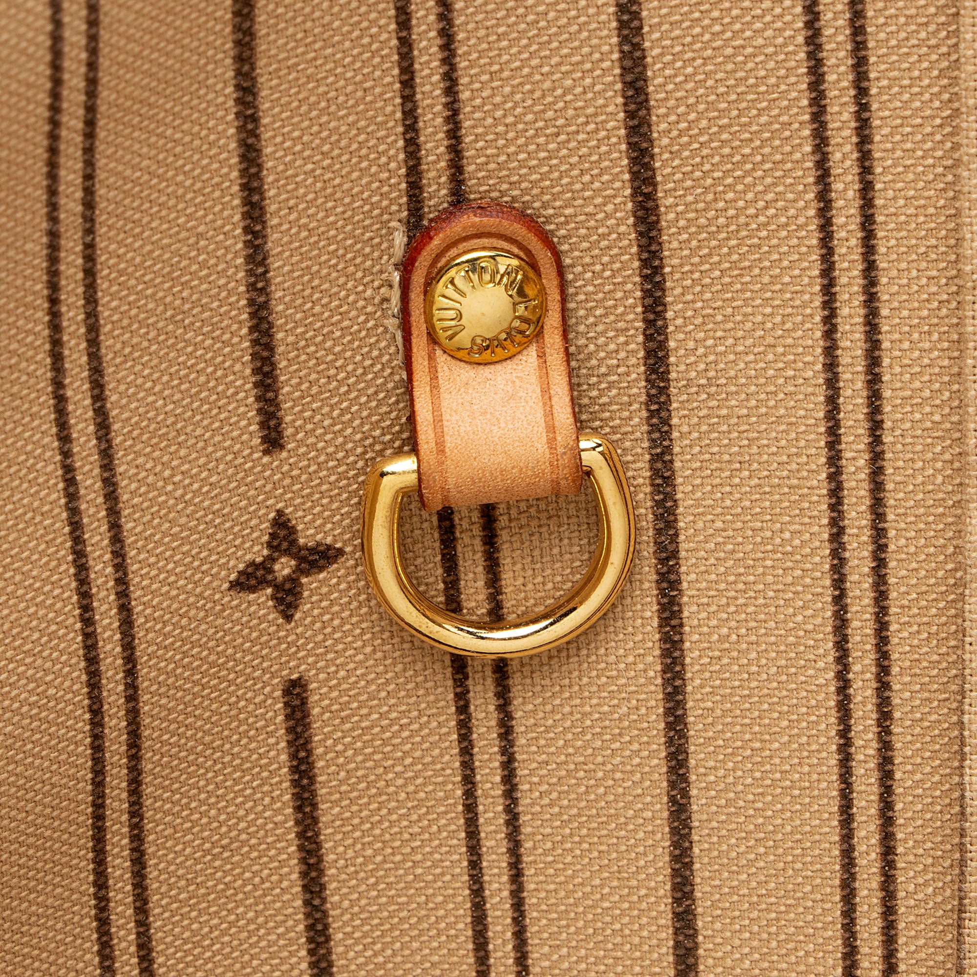 Louis Vuitton Monogram Canvas Neverfull GM Tote (SHF-n869XF)