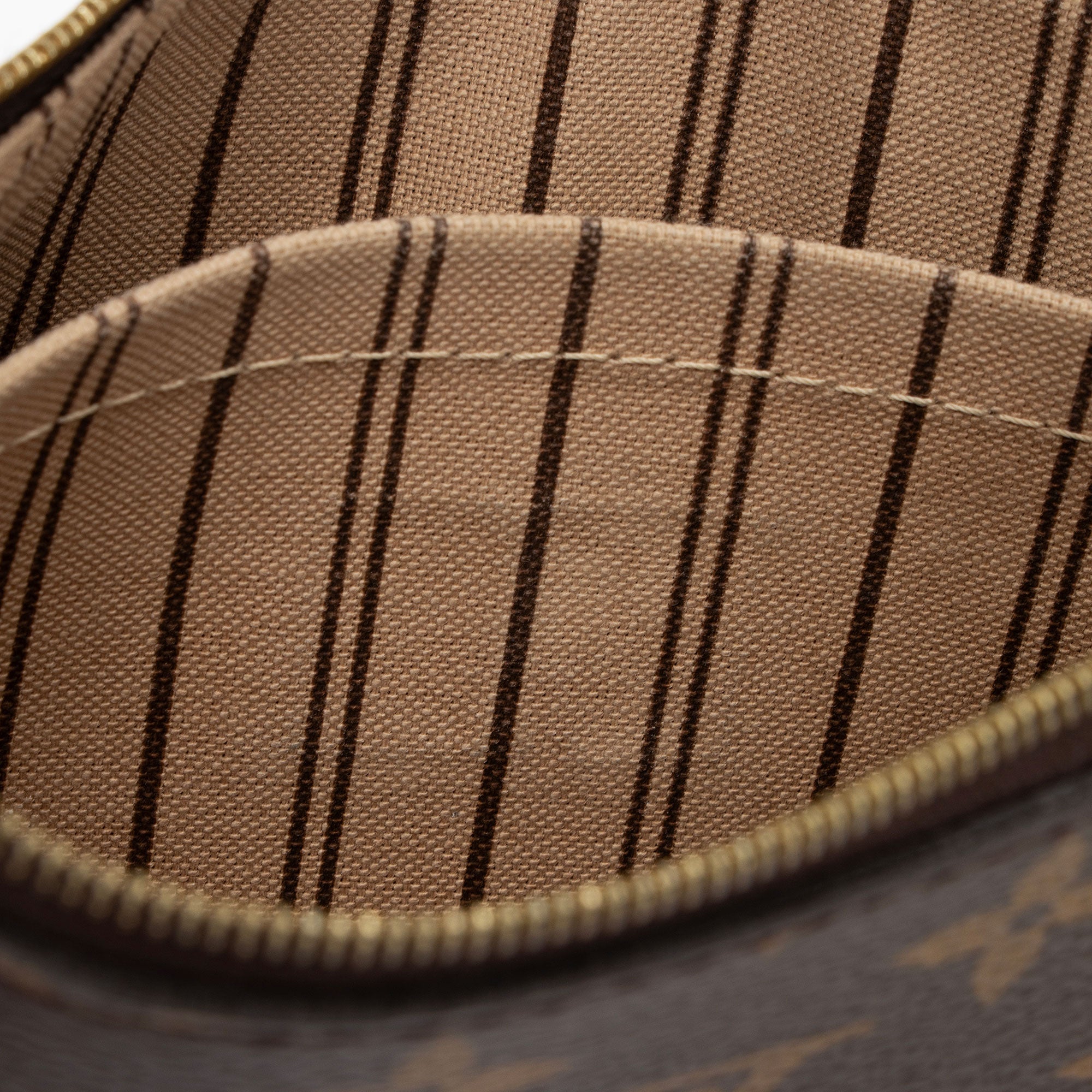 Louis Vuitton Monogram Canvas Neverfull MM Pochette (SHF-qan9t6)