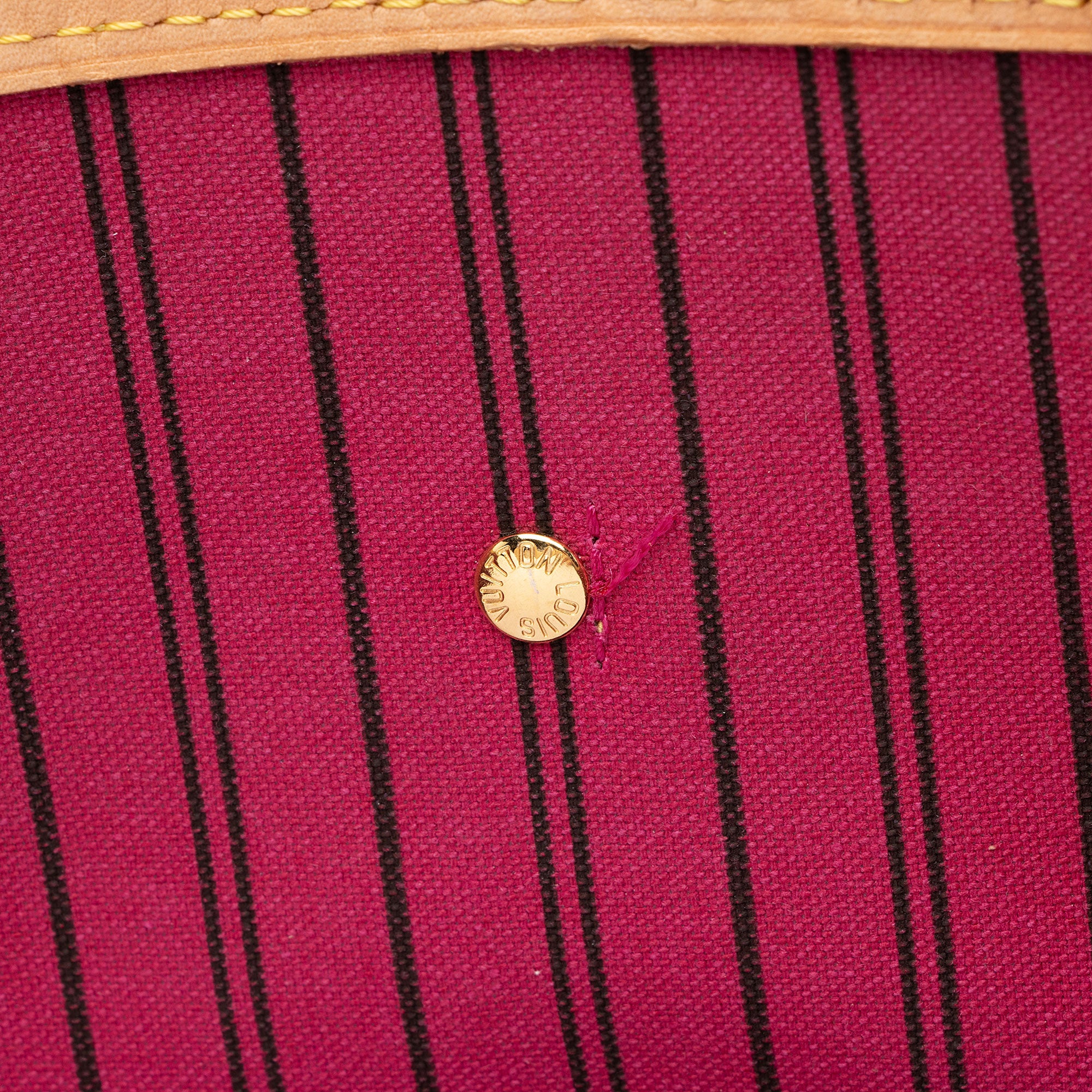 Louis Vuitton Monogram Canvas Neverfull MM Tote (SHF-9euhNB)