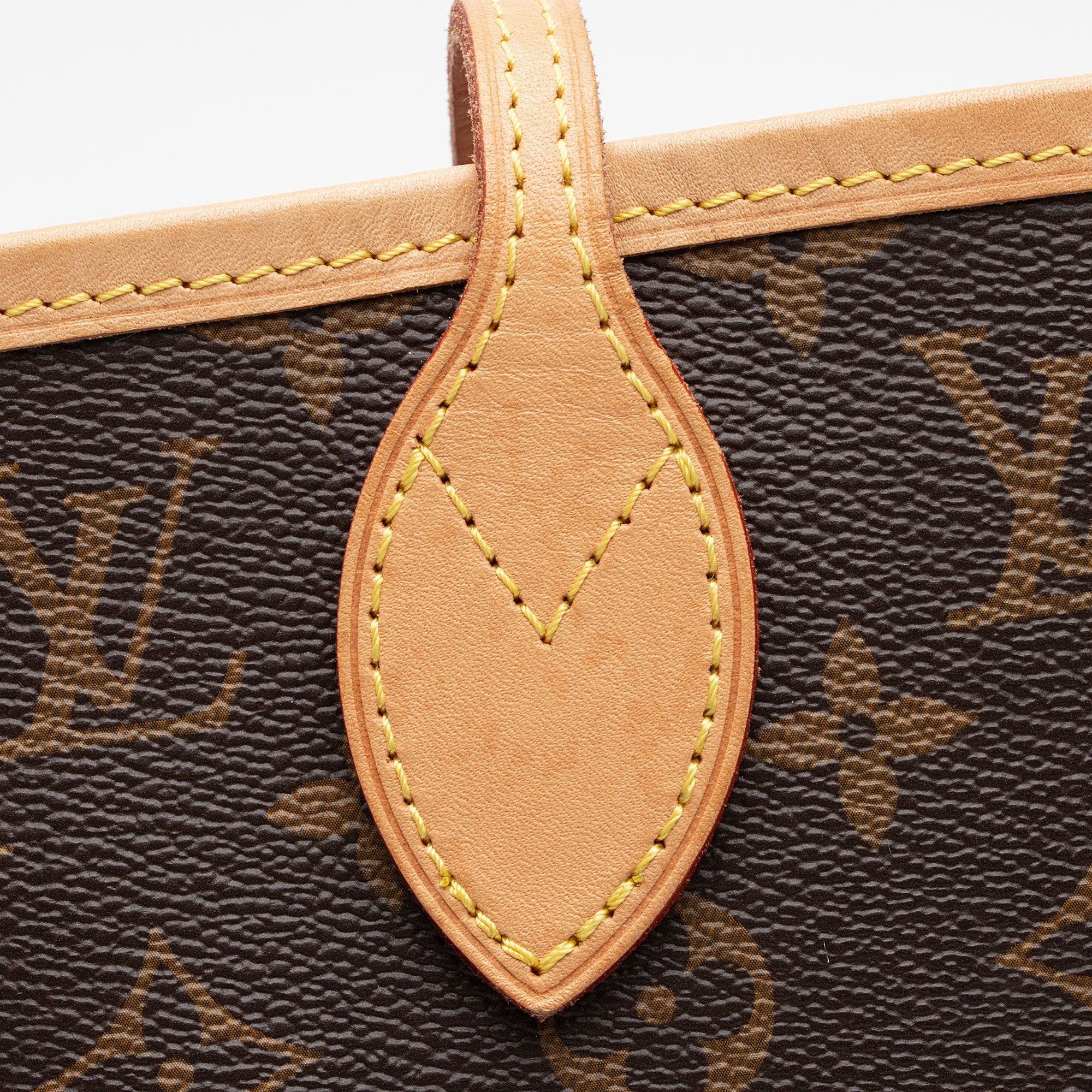 Louis Vuitton Monogram Canvas Neverfull MM Tote (SHF-9euhNB)