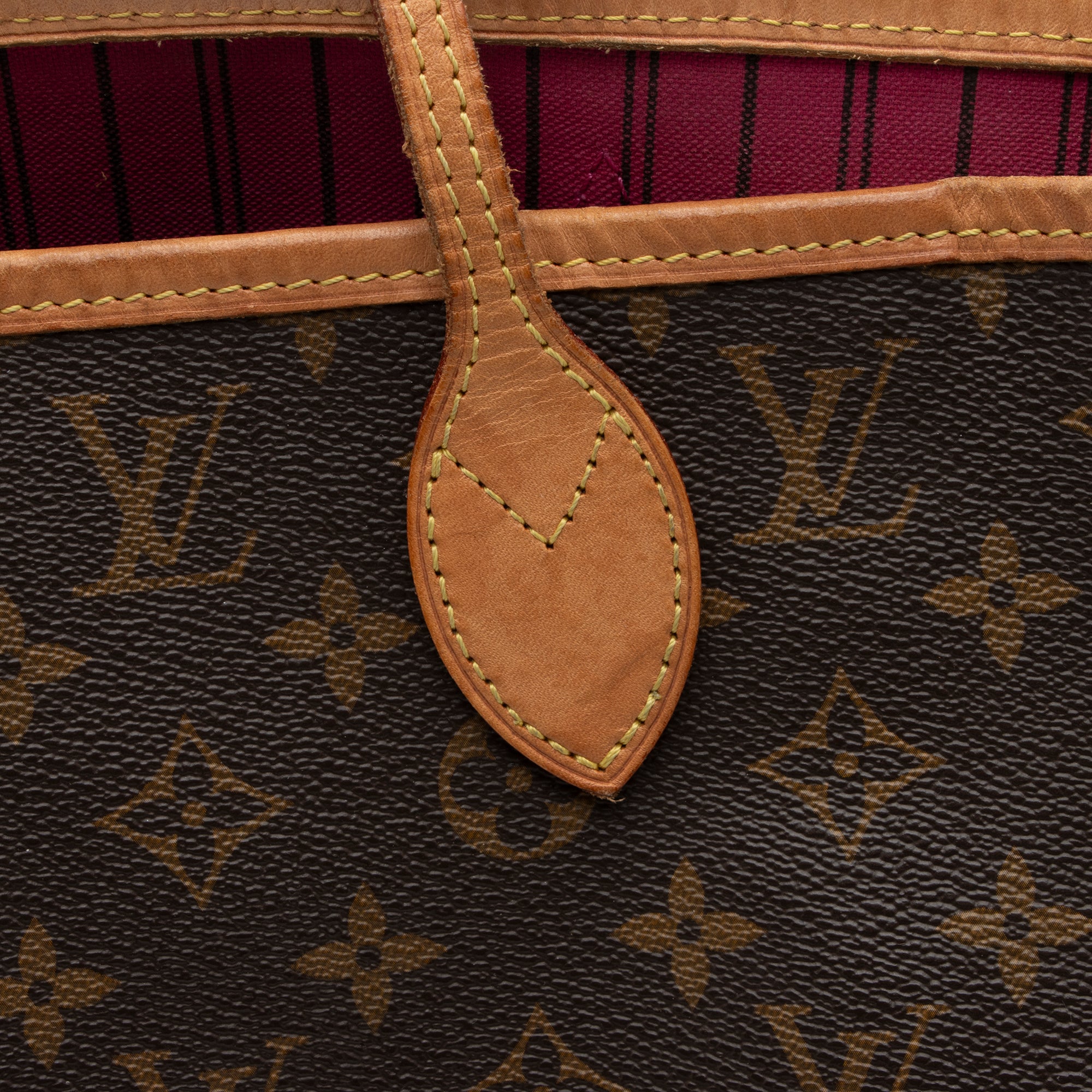 Louis Vuitton Monogram Canvas Neverfull MM Tote (SHF-JvX4OJ)