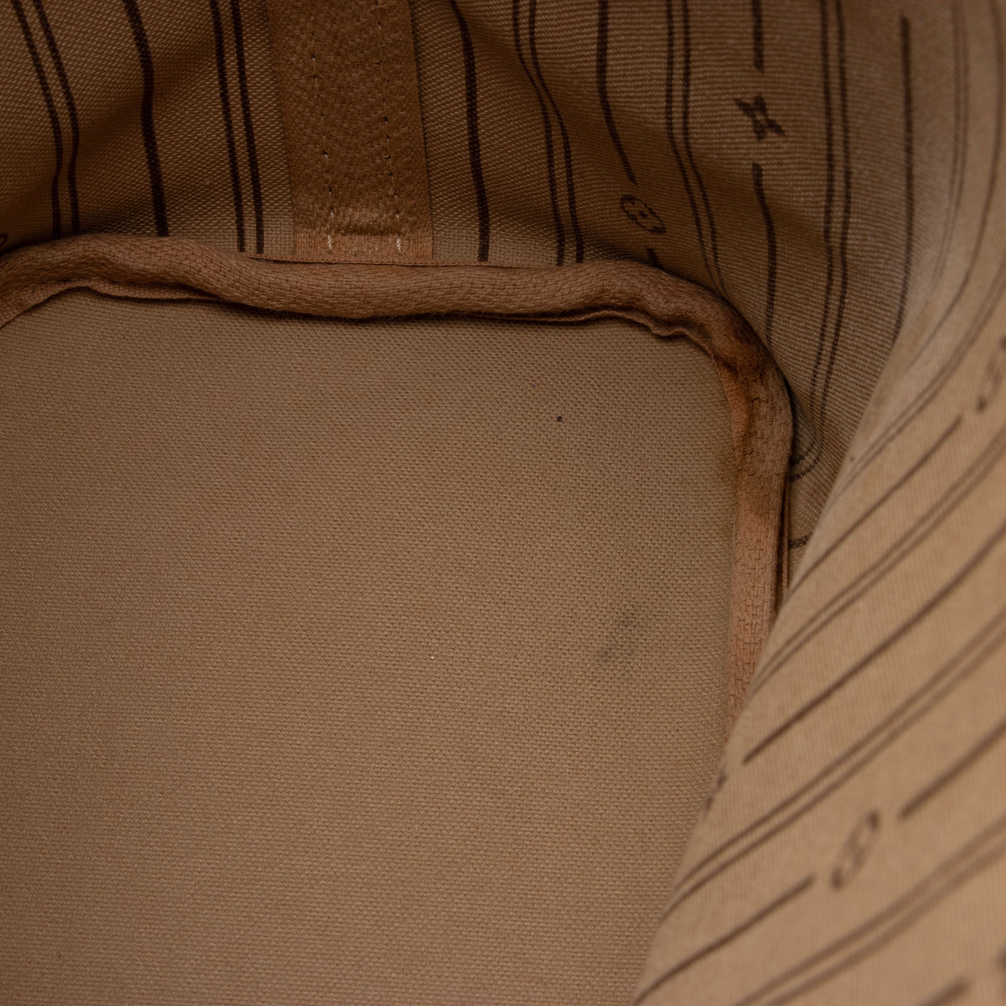 Louis Vuitton Monogram Canvas Neverfull PM Tote (SHF-21qFKS)