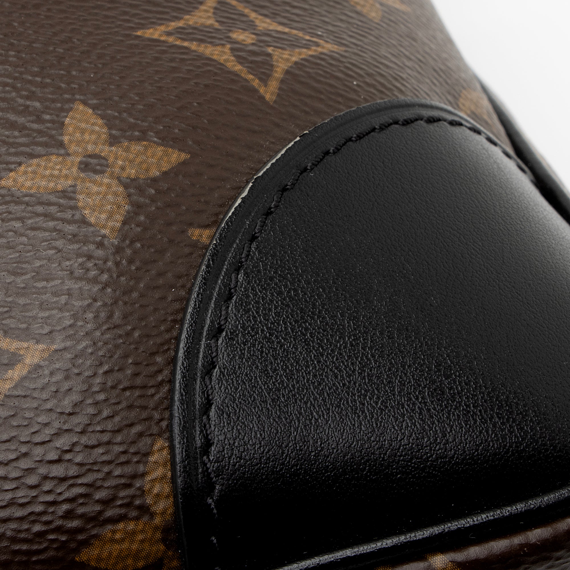 Louis Vuitton Monogram Canvas Odeon MM NM Shoulder Bag (SHF-dbGrZE)