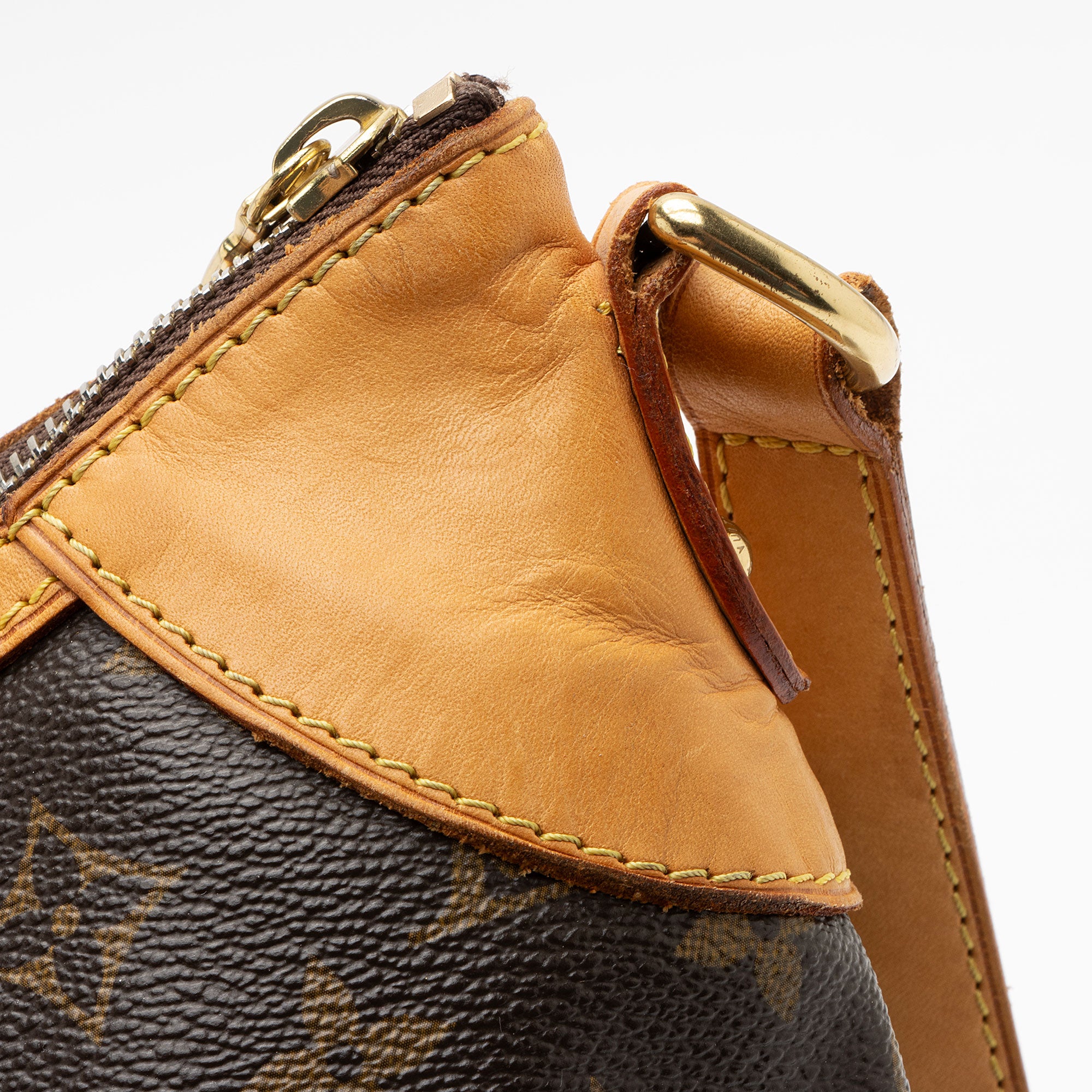 Louis Vuitton Monogram Canvas Odeon MM Shoulder Bag (SHF-ytBz6I)