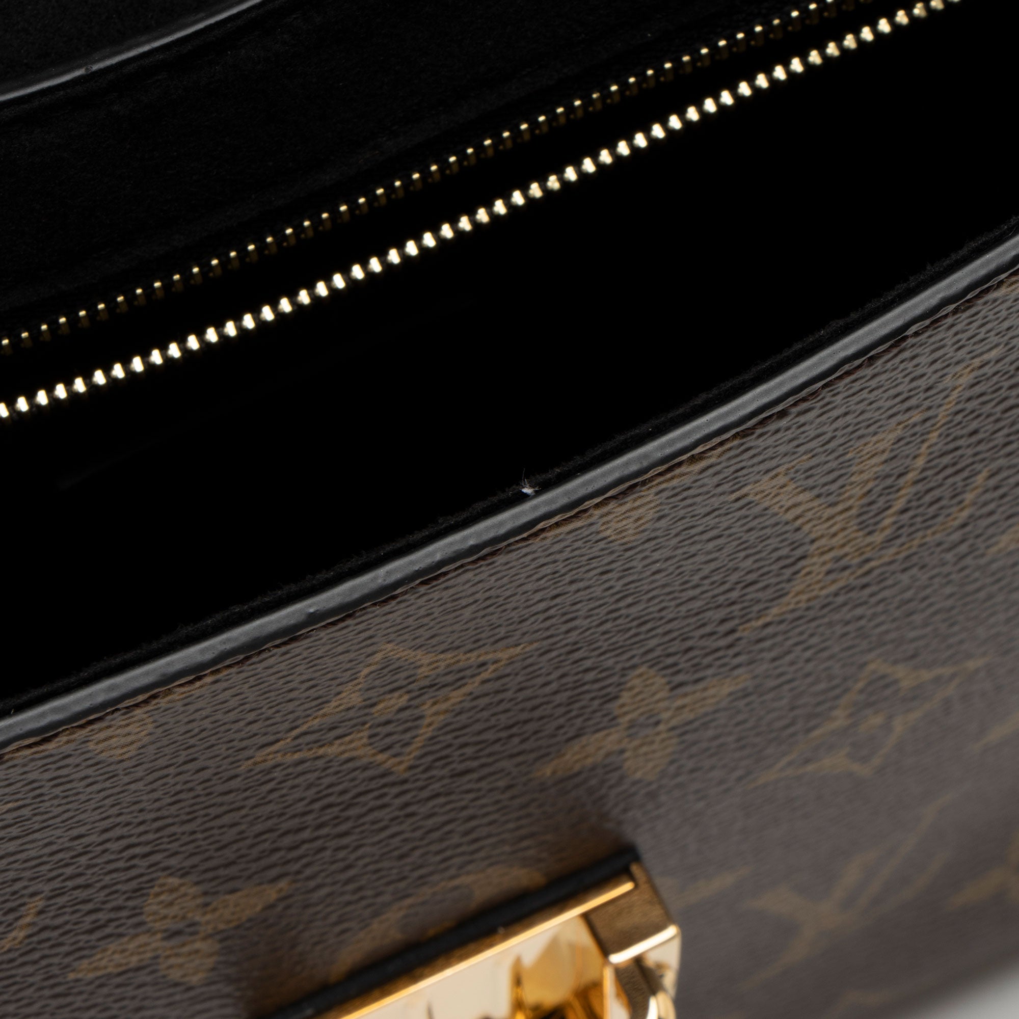 Louis Vuitton Monogram Canvas One Handle MM Flap Bag (SHF-8PThM6)