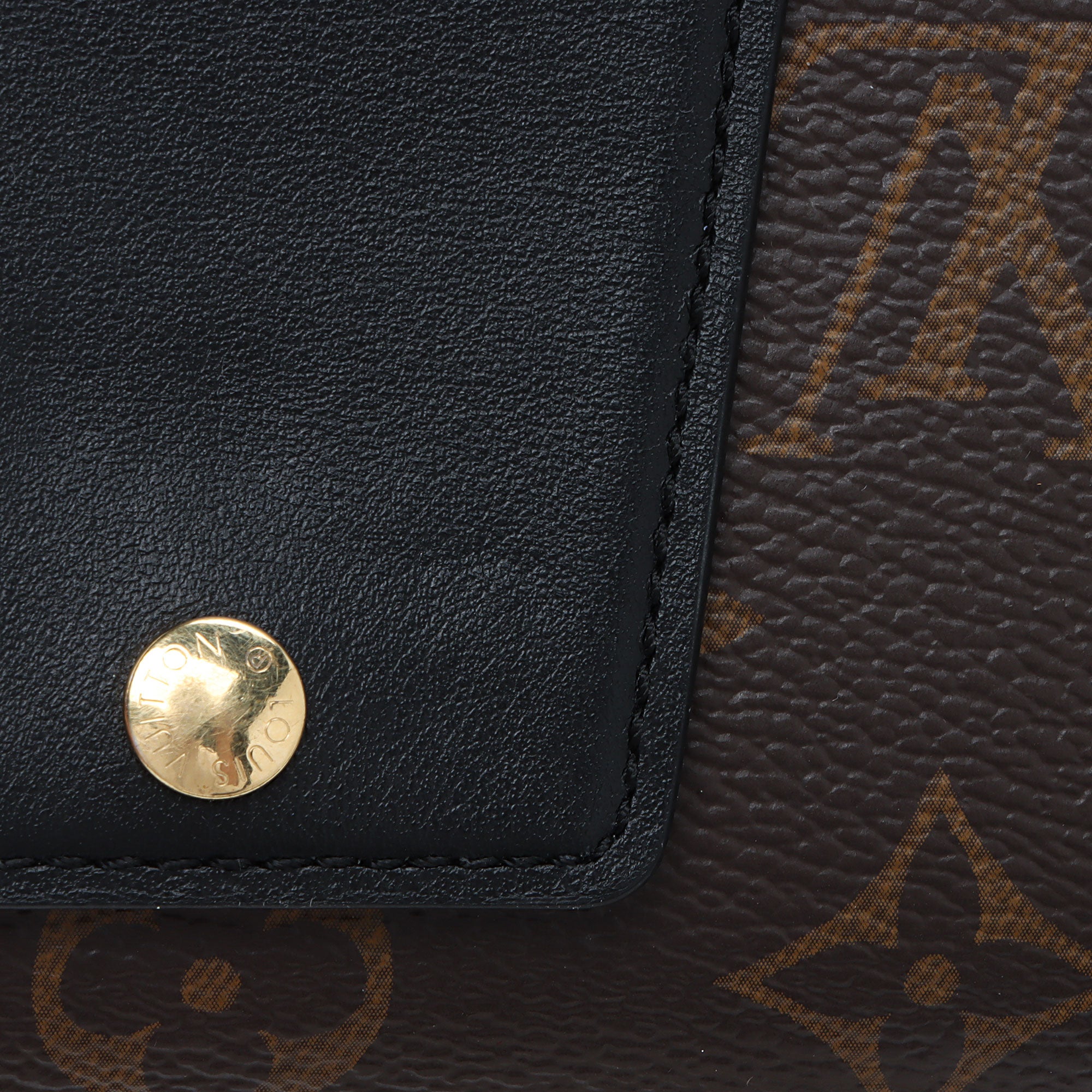 Louis Vuitton Monogram Canvas Padlock on Strap (SHF-Ss2gOb)