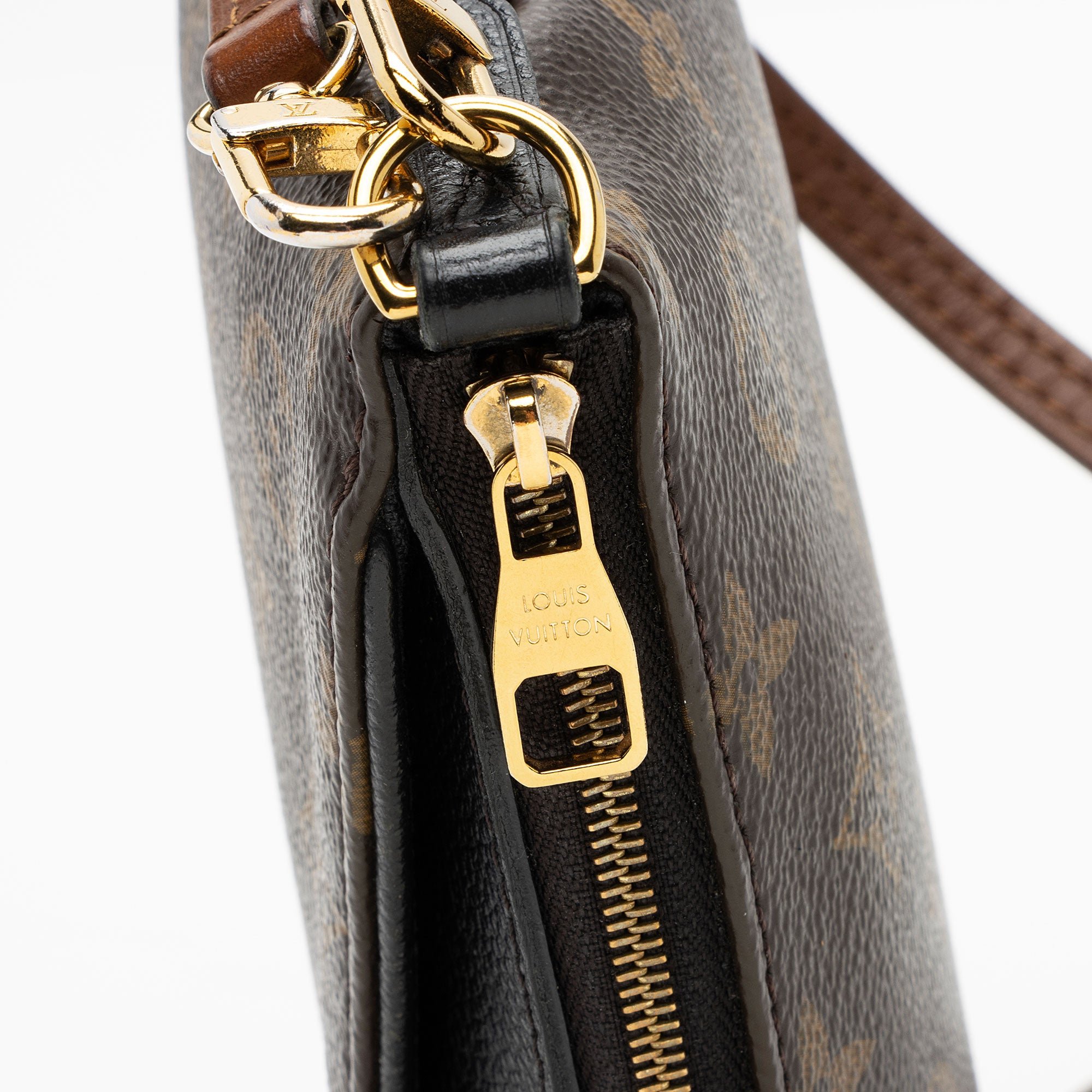 Louis Vuitton Monogram Canvas Pallas Clutch (SHF-TfeRAj)