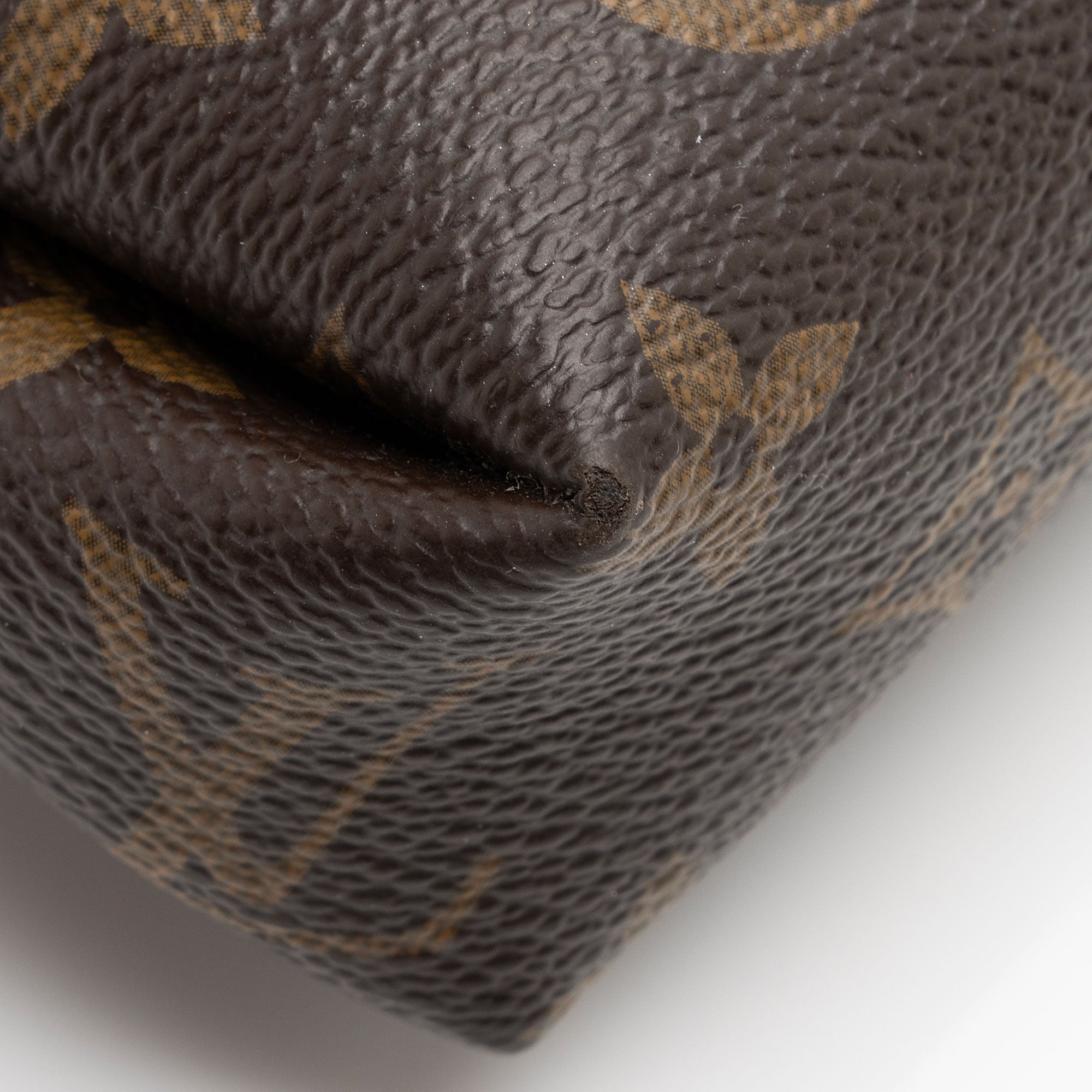Louis Vuitton Monogram Canvas Pallas Clutch (SHF-0zekHn)
