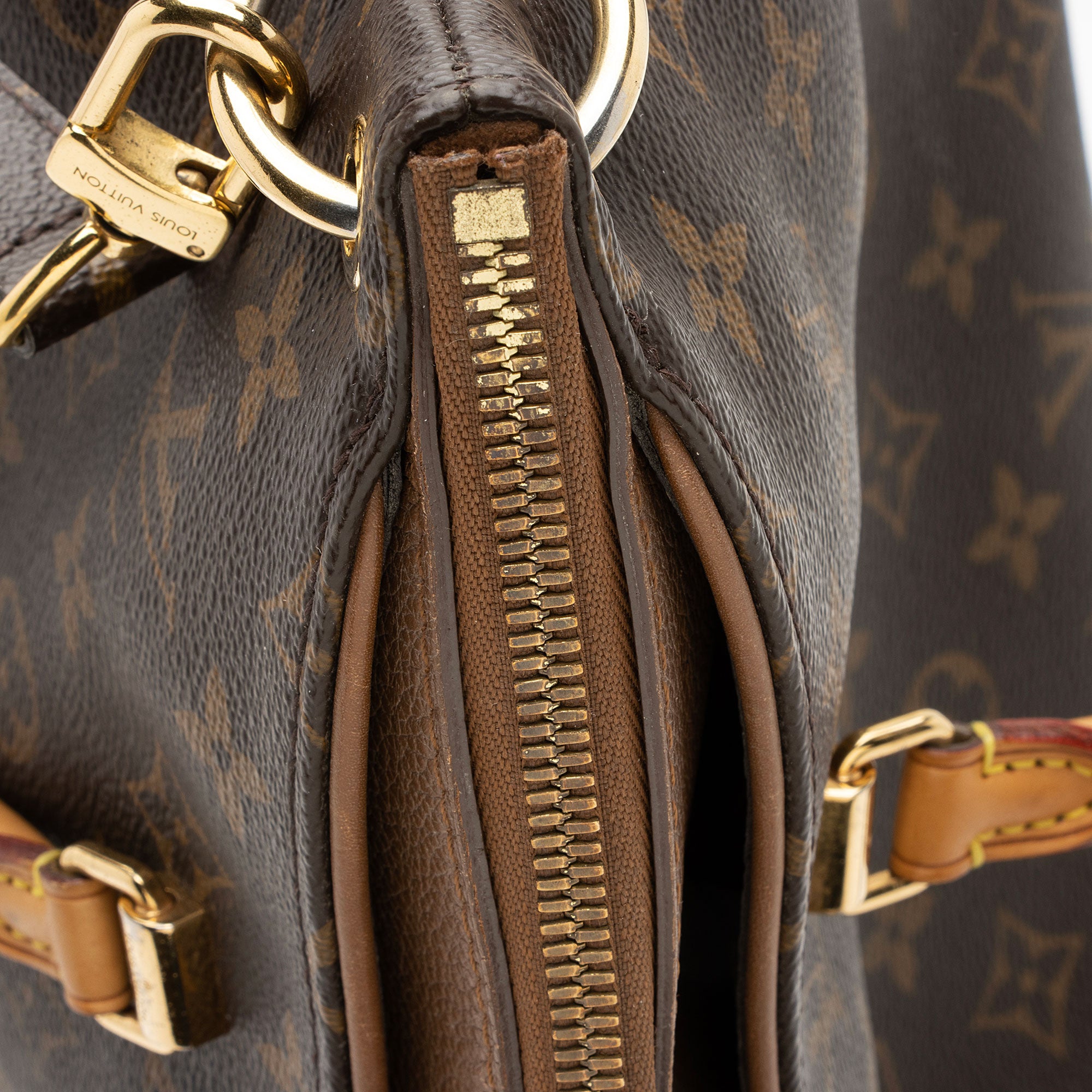 Louis Vuitton Monogram Canvas Pallas Satchel (SHF-fXzYBn)